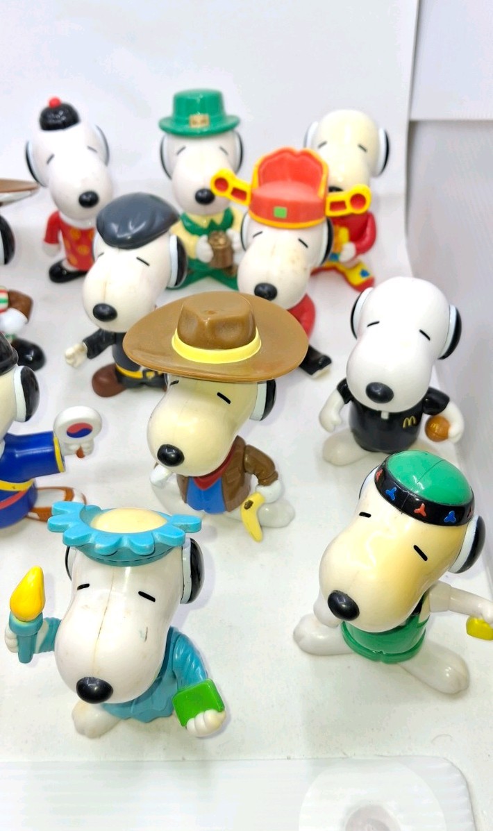 20X Vintage McDonald’s Snoopy Figurines Happy Meal Collectables Peanuts