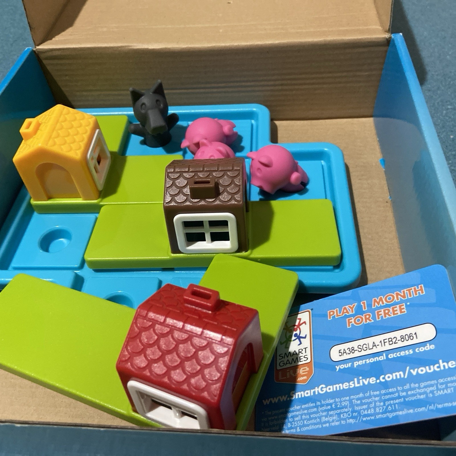Smart Games *Three Little Piggies* Board Game Plus Picture Book! 48 Challenge