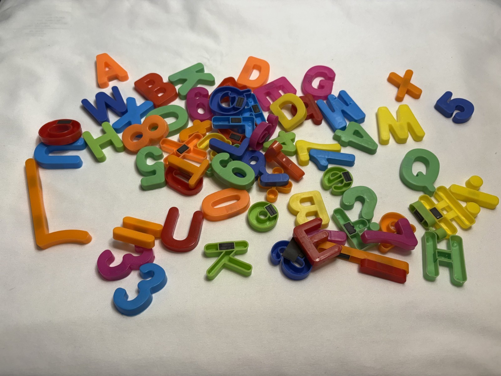 Magnetic Upper Lower Case Alphabet Letters Numbers Lot 67 Replacement Toy 1.5″