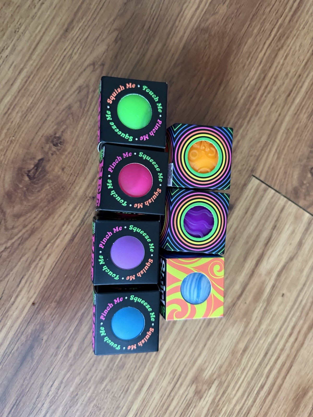 NeeDoh Teenie lot Of 7, 4-groovy Glob, 2-ripples, And 1-groovy Glob Swirl