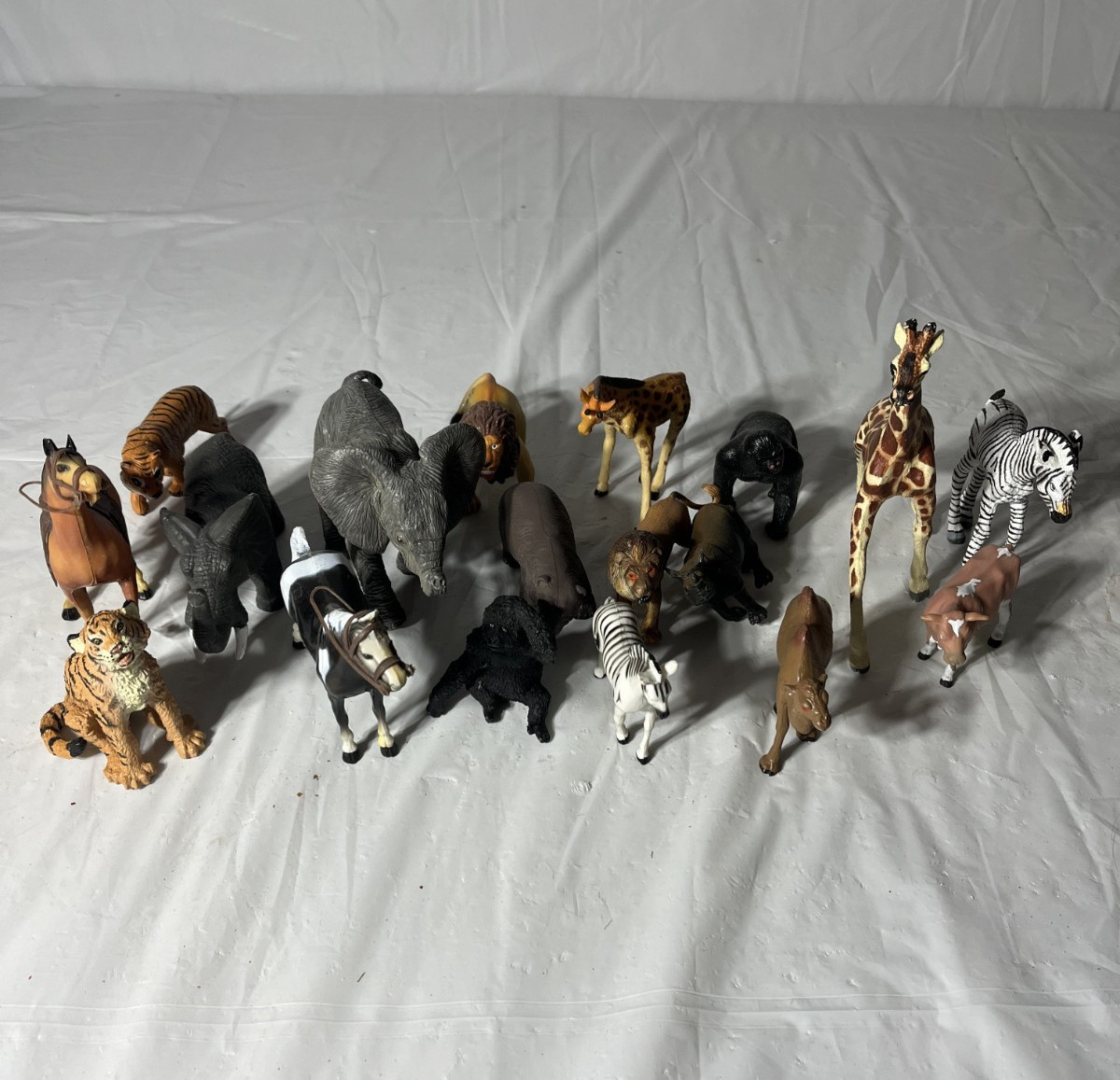 Plastic Zoo & Farm Toy Animals Safari & Unbranded Mixed Lot Of 18