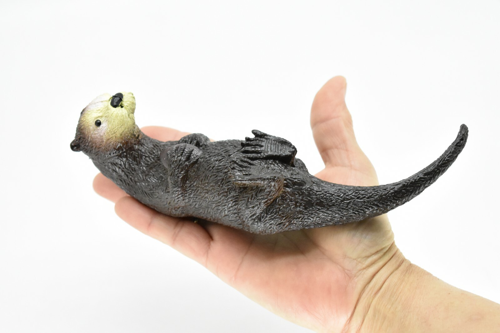 Sea Otter, with Squeak, Very Nice Rubber Replica 8″ F1613-B11