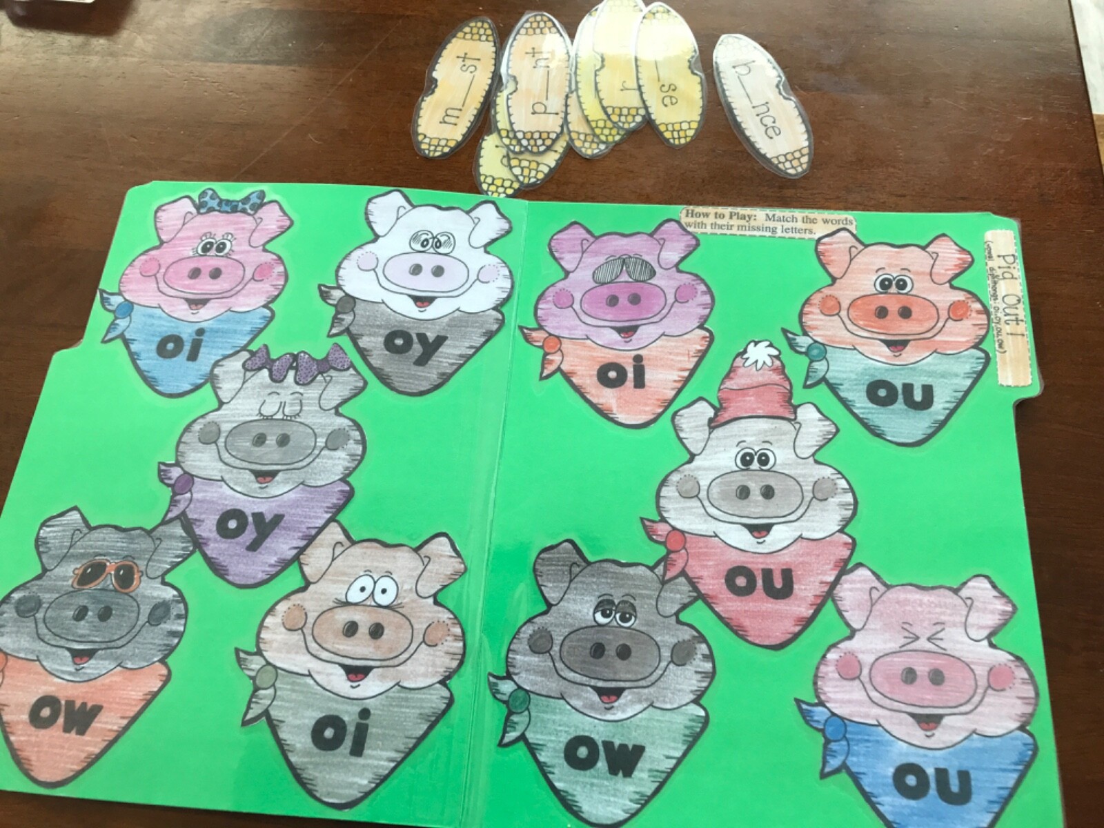 Pig Out! Vowel dipthongs 2nd grade language arts file folder game