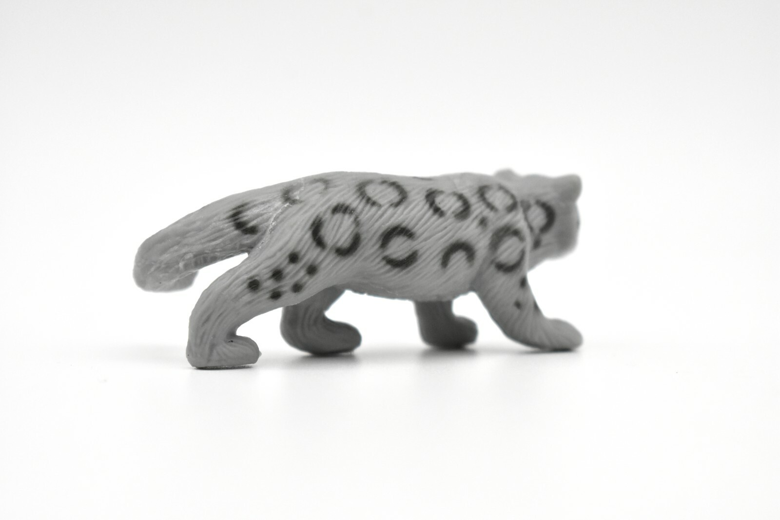 Leopard Cub, Snow, ~ Plastic Replica 2 1/2″ ~ F242-B206