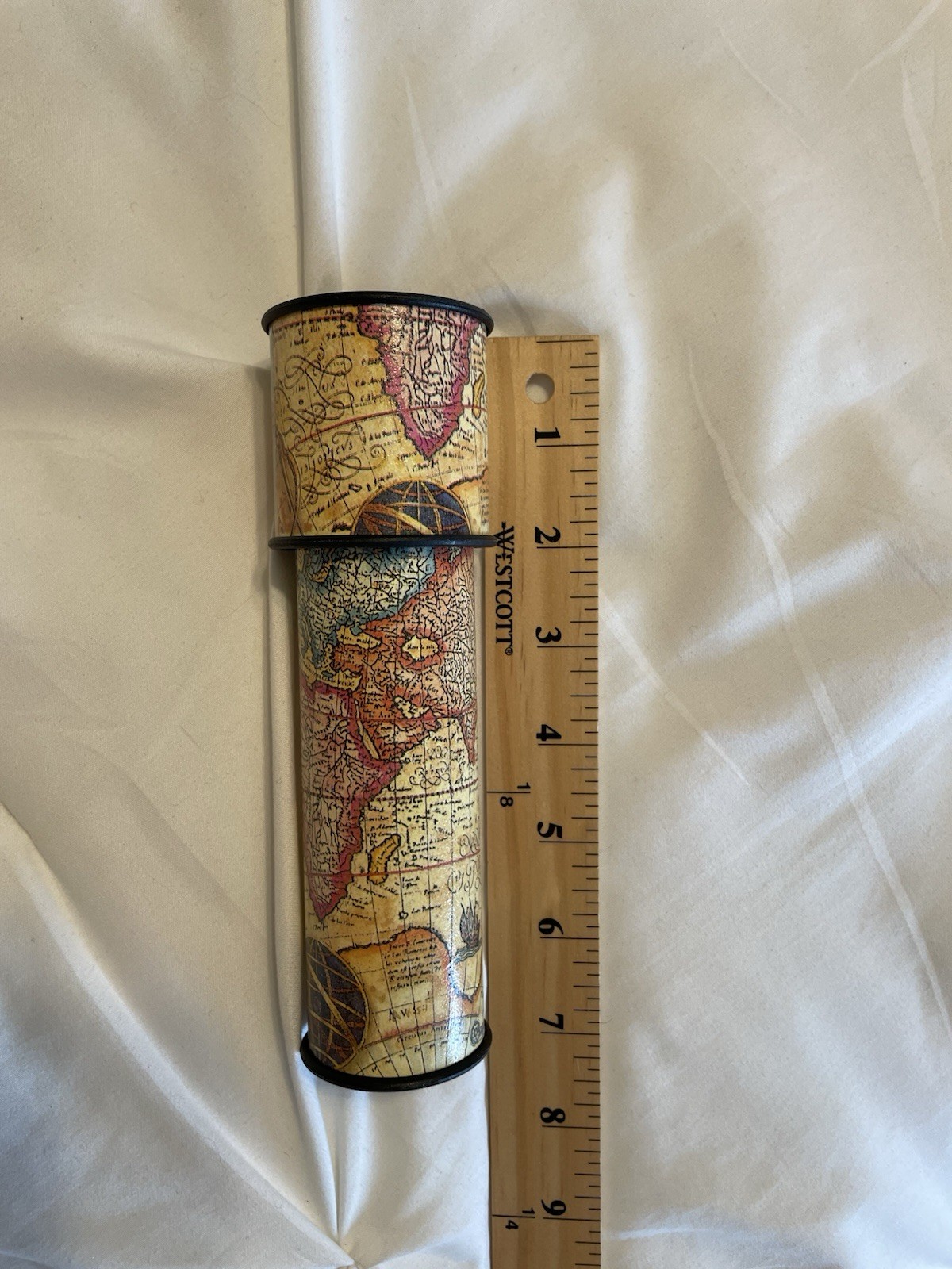 Kaleidoscope World Map Print EUC Educational