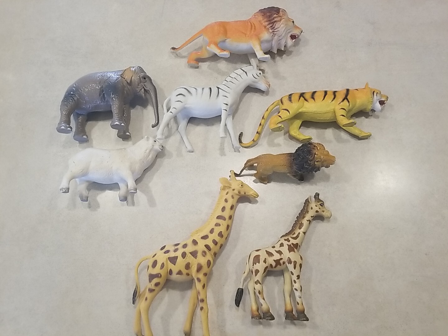 Large Lakeshore Safari Animals Mixed Lot Of 8 Lions Tigers Giraffe 8 in