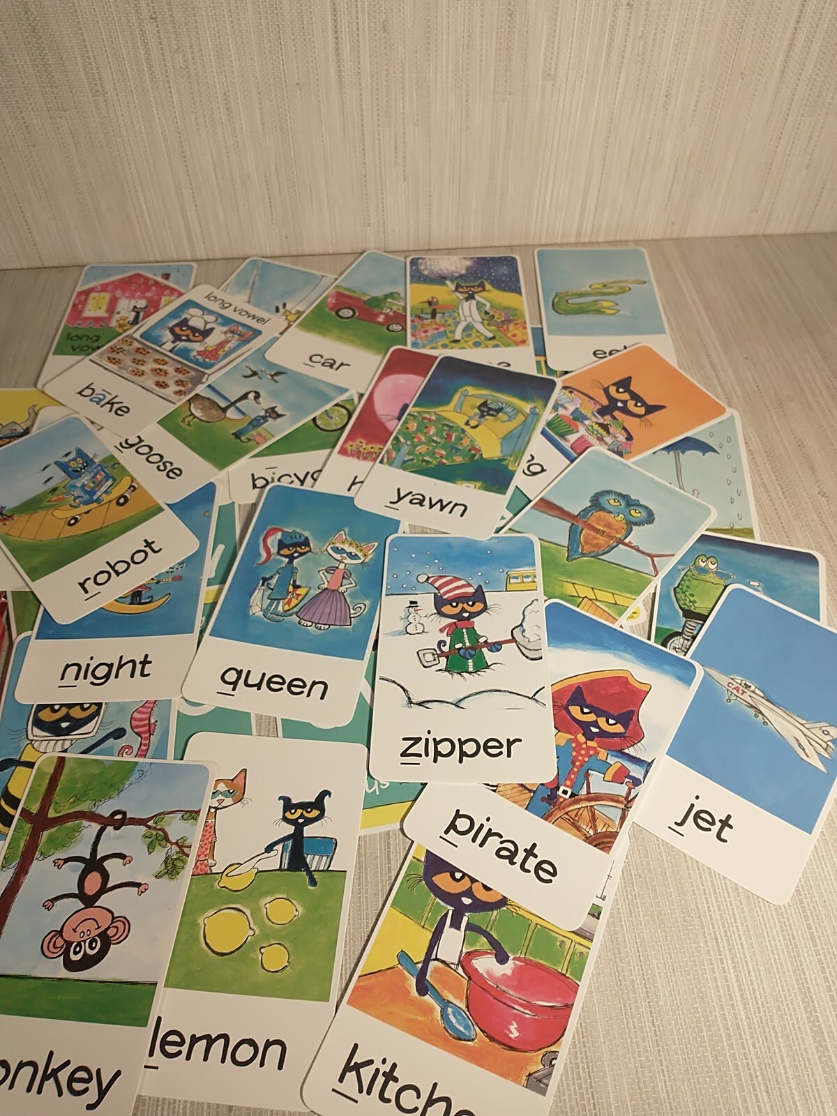 Pete the Cat 36 Flash Cards ABC’s and Words Flash Cards Ages 3+