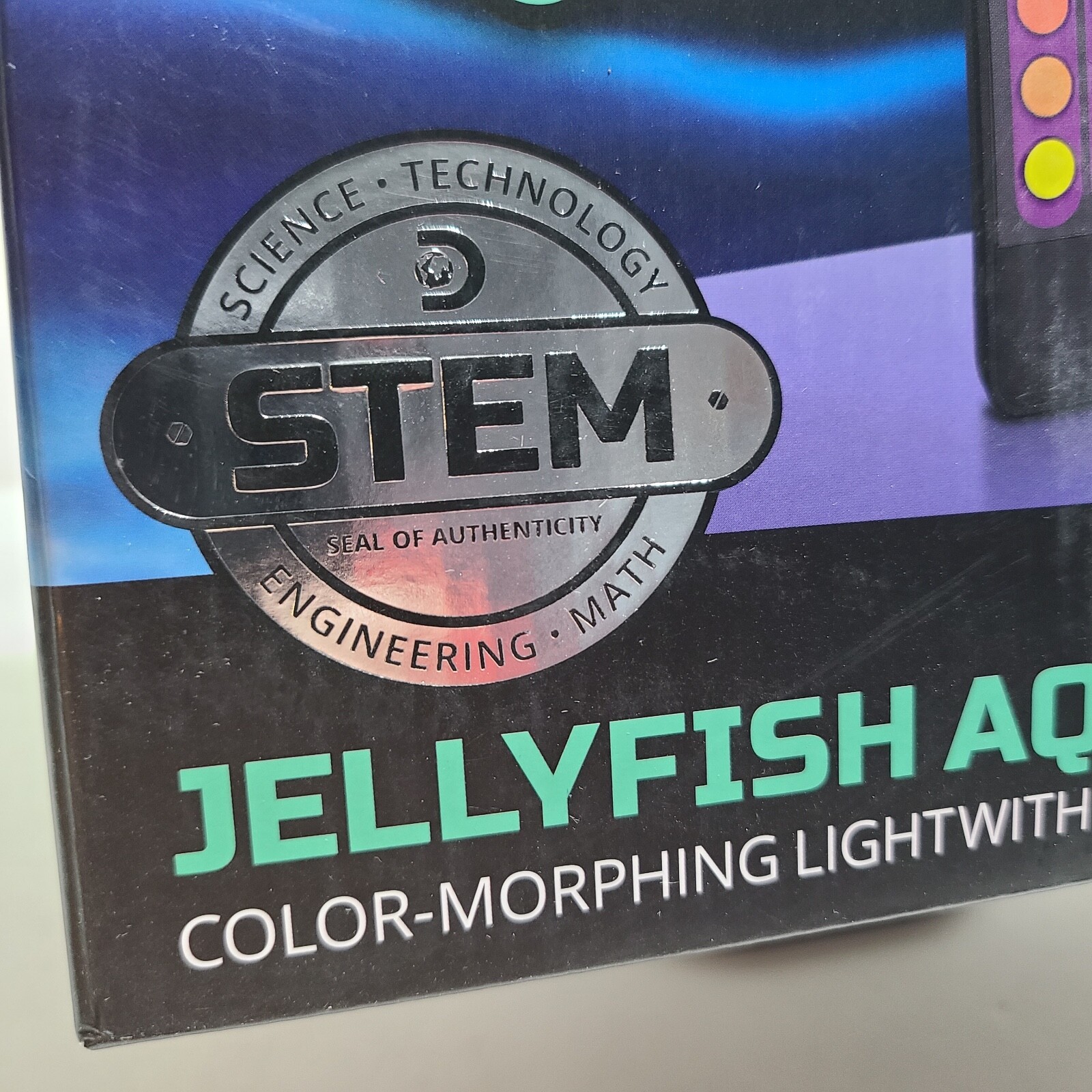 Discovery Mindblown • Jellyfish Aquarium w/Color Morphing Light & Remote Control