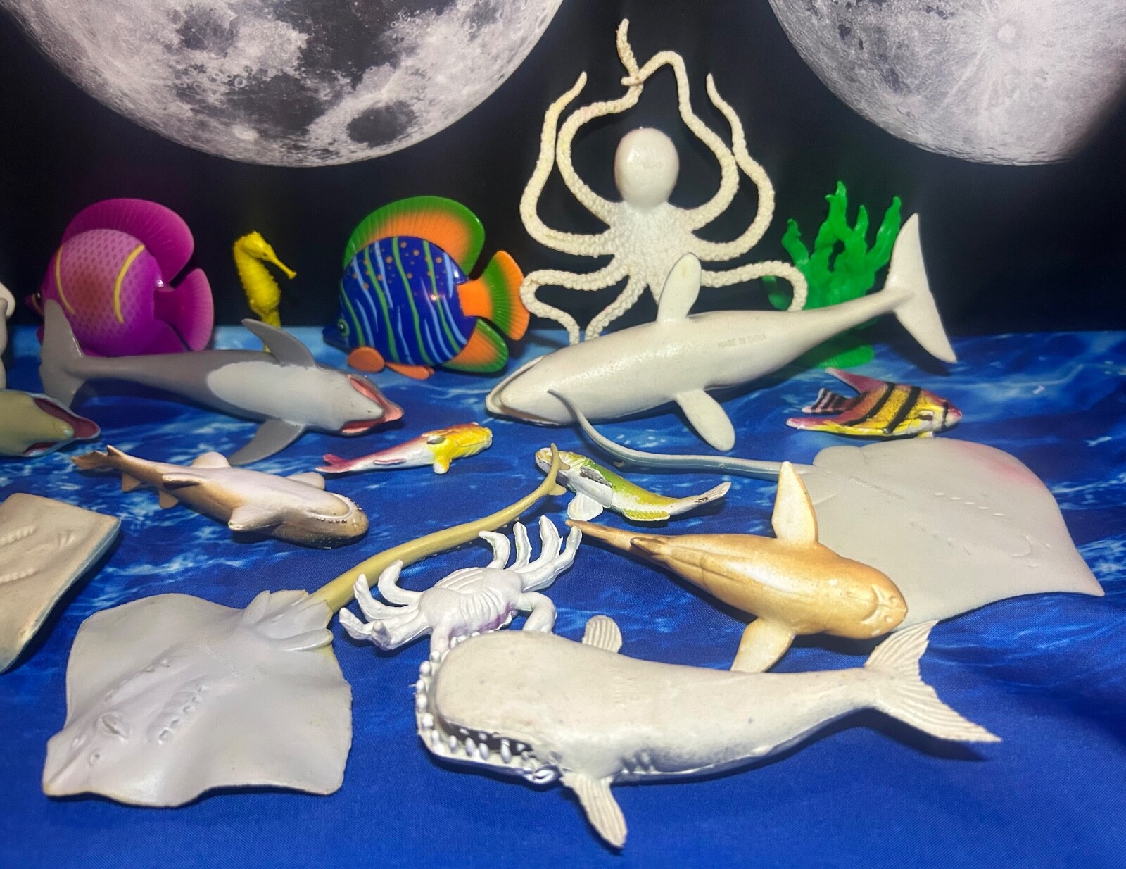 Mixed Lot 25 Modern Vintage Figures Ocean Animals Sealife Creatures Fish Toys