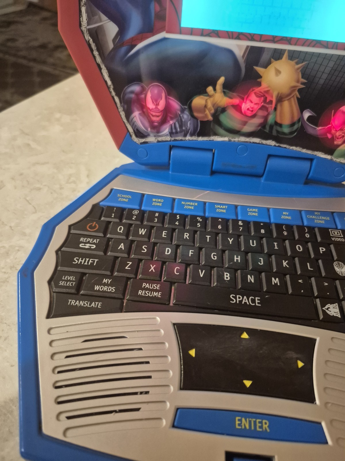 Marvel SpiderMan 3 Spider-Smart Learning Blue/Red Laptop SM-737 Education Game