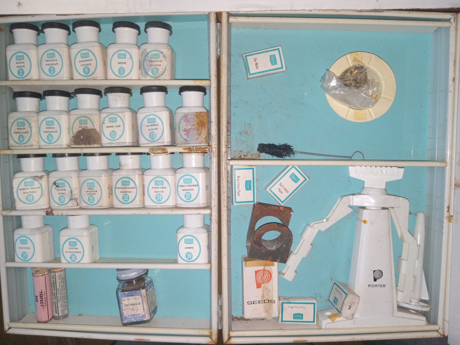 1960’S VINTAGE SEARS CHEMISTRY SET METAL BOX
