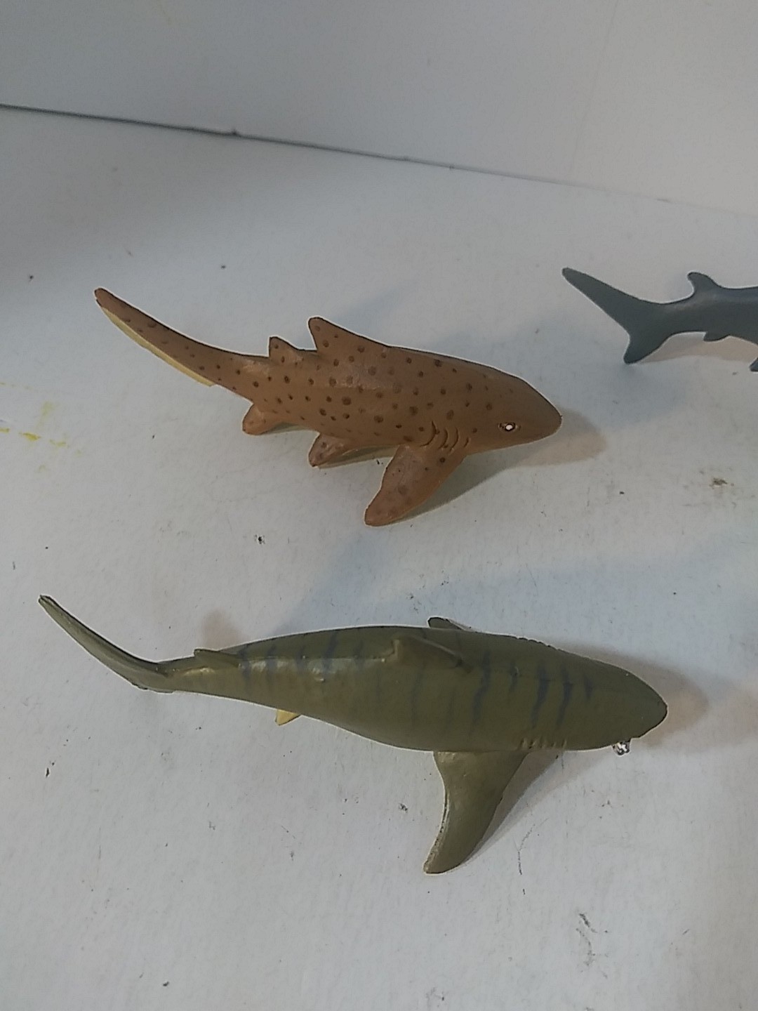 Lot of 5 Mini 3″ Shark figures by K&M Hammerhead Tiger Great White Blue 3in..
