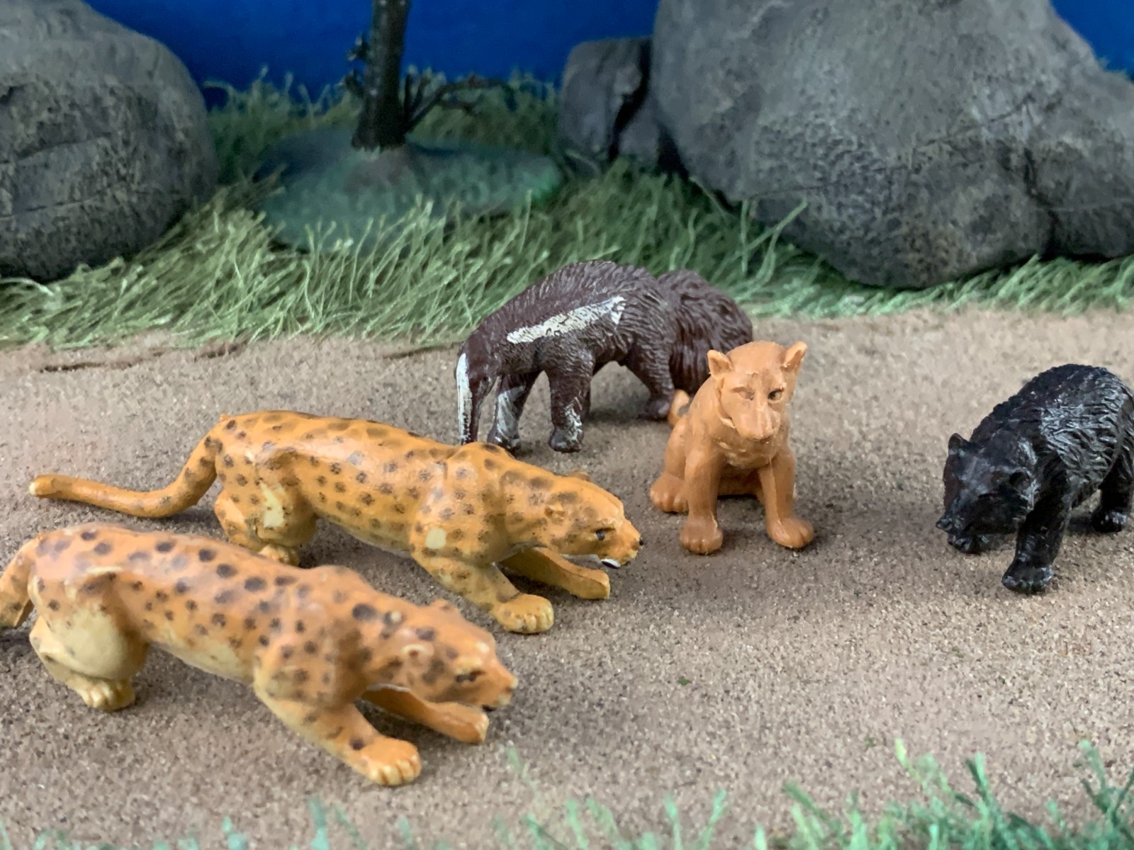 Lot of 5 Mixed Britains Vintage Miniature Plastic Wild Animal Figures England