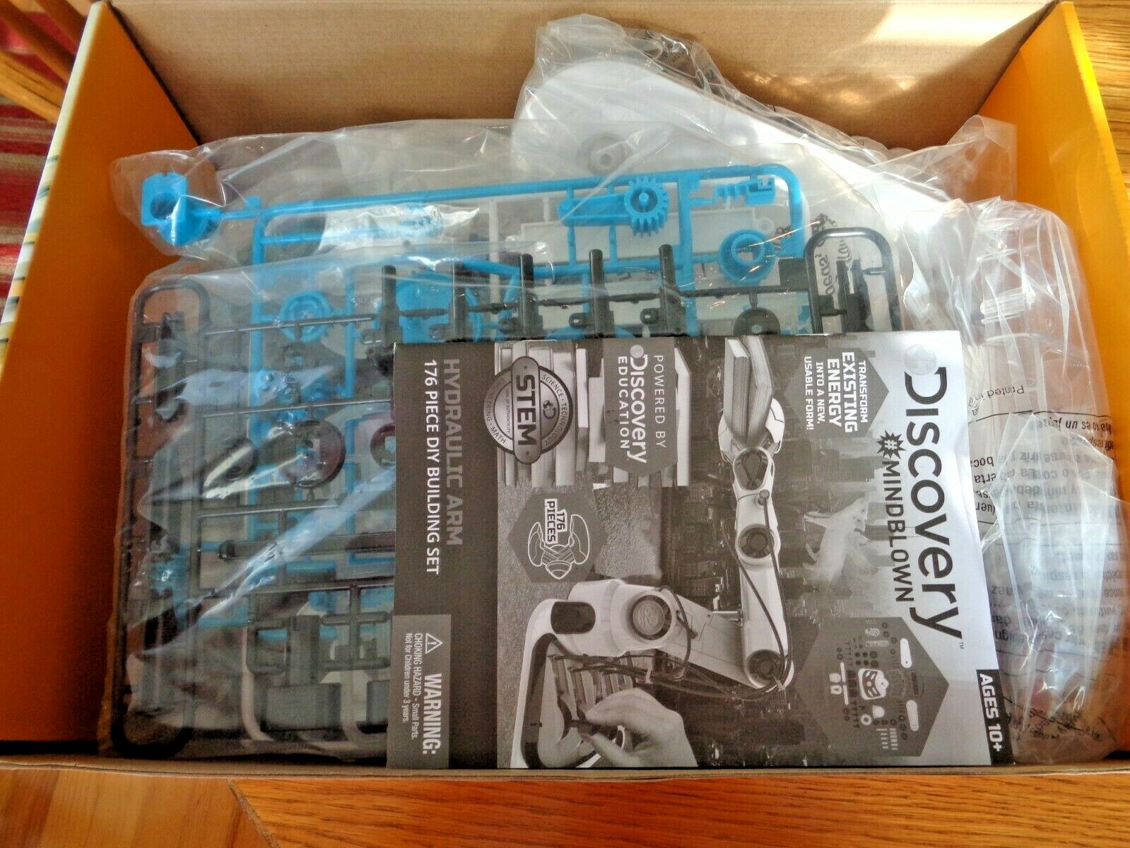 Discovery # Mindblown Kids 176 Piece Hydraulic 6 Lever Control Robotic Arm Toy