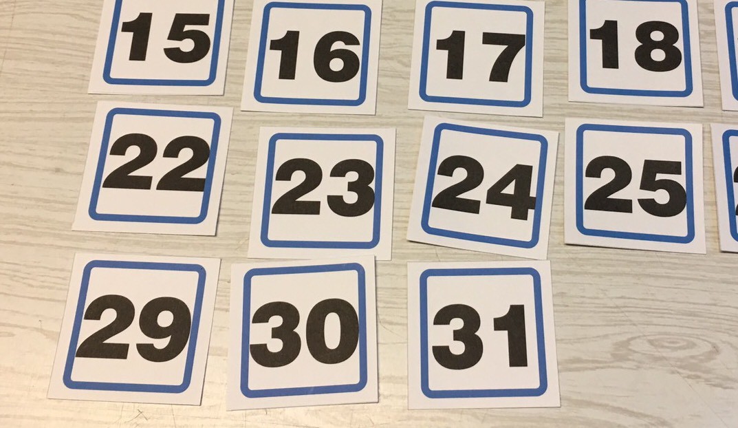 Blue Border January – 31 Laminated Calendar Squares + Blank Cards