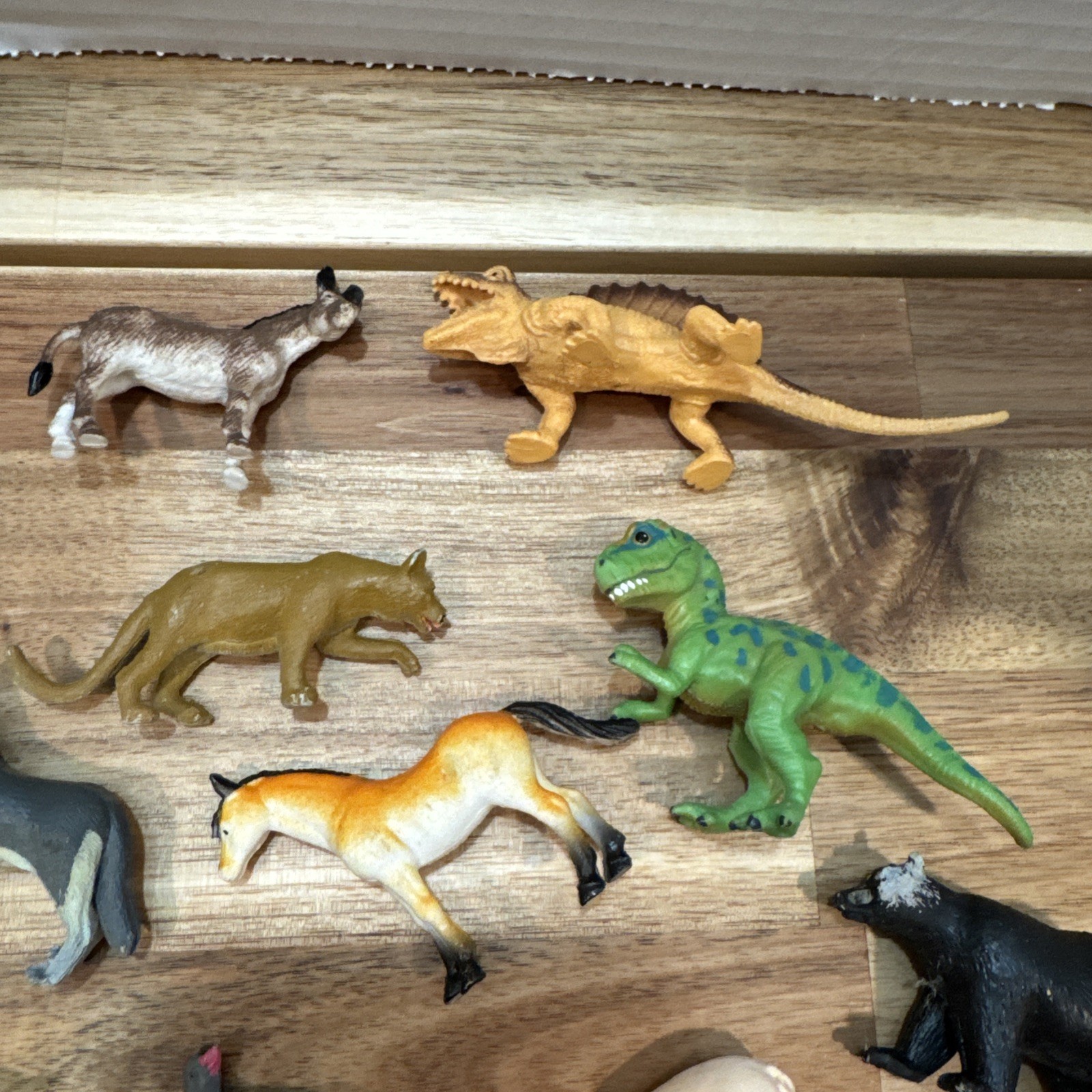 Mixed Lot Small Plastic Zoo Safari Jungle Animal Toy Figures 22-pieces
