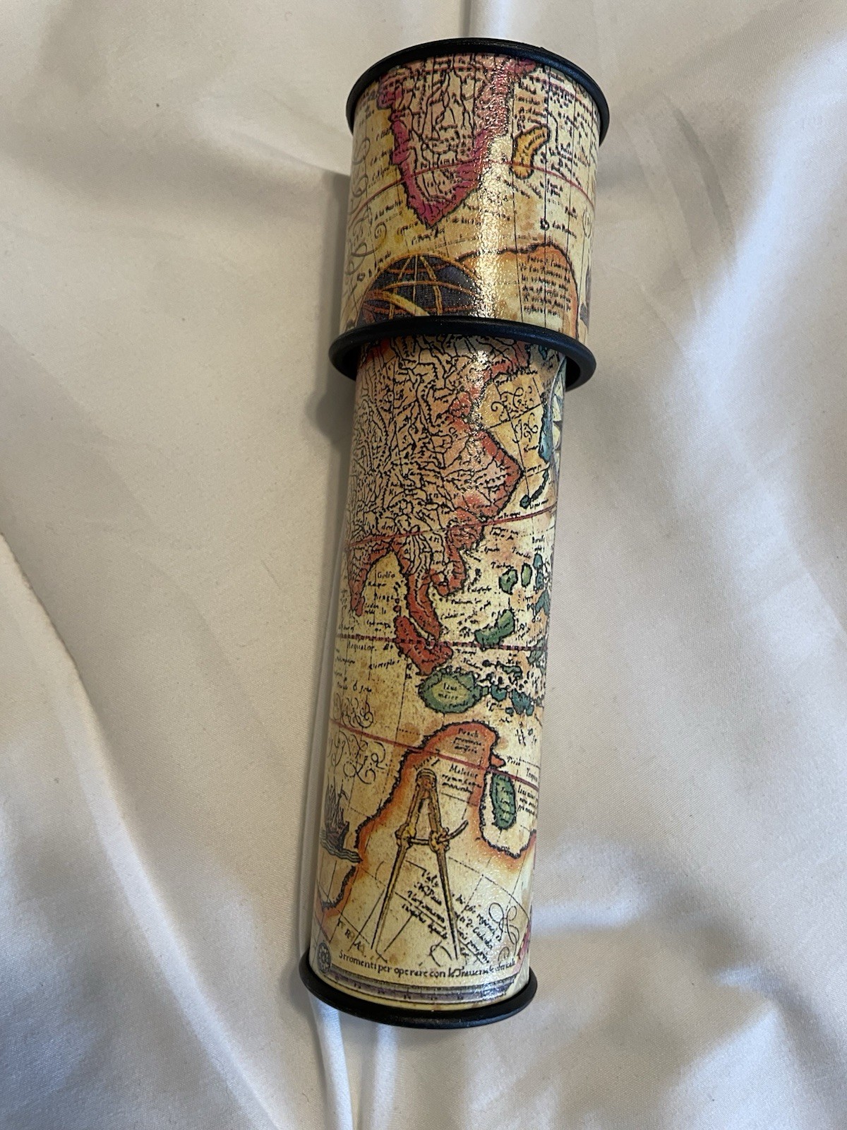 Kaleidoscope World Map Print EUC Educational