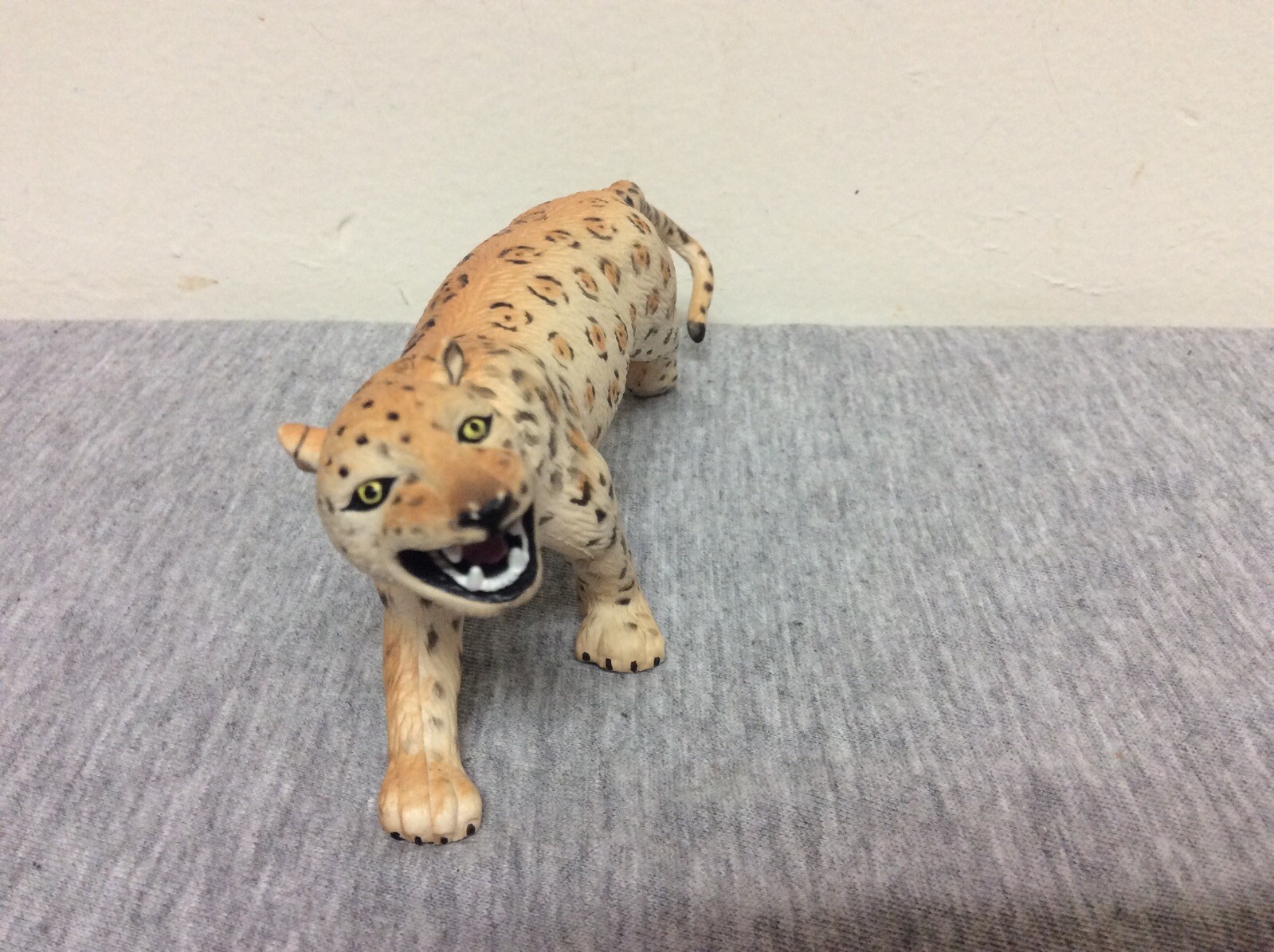 Vintage Play Vision 1998 Jaguar Figure 6”