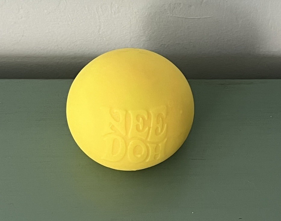 Schylling NEEDOH COLOR CHANGING BALL yellow Squish Squeeze
