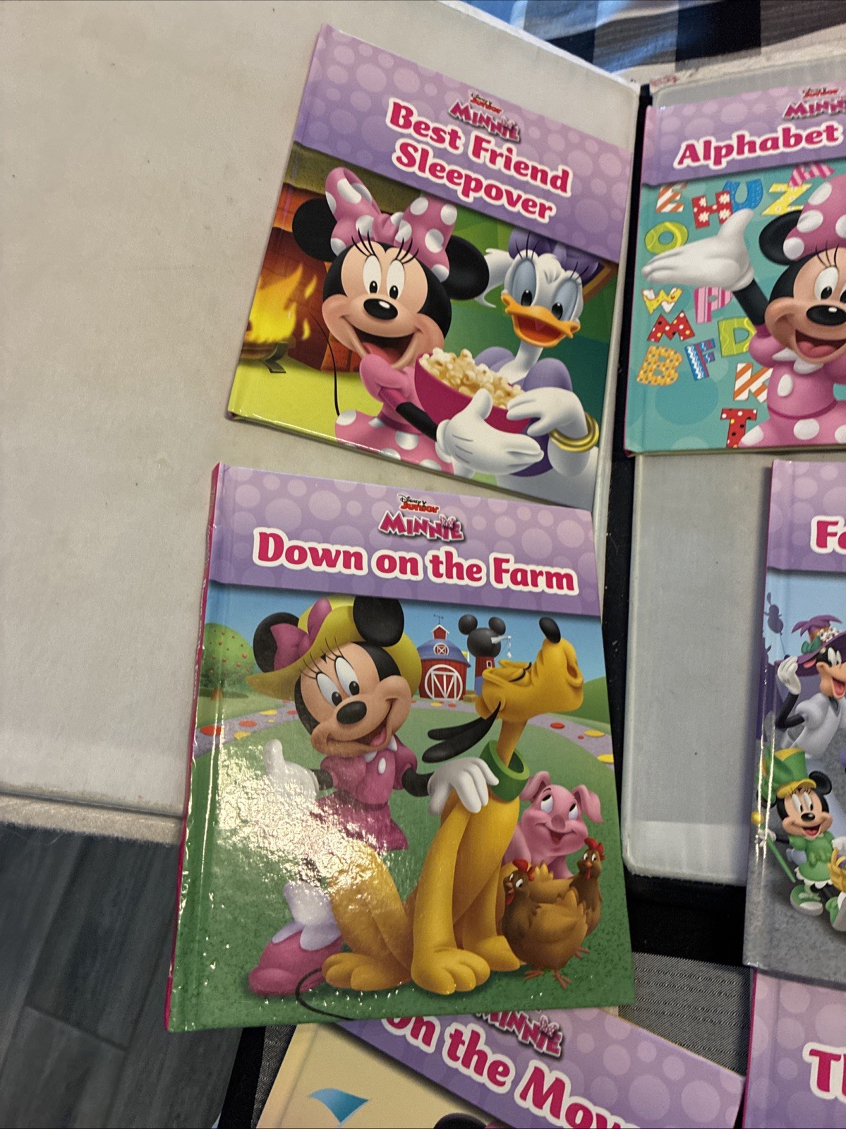 Disney Jr. Story Reader Me Reader plus Lot of 8 Books Minnie Mouse with e-reader