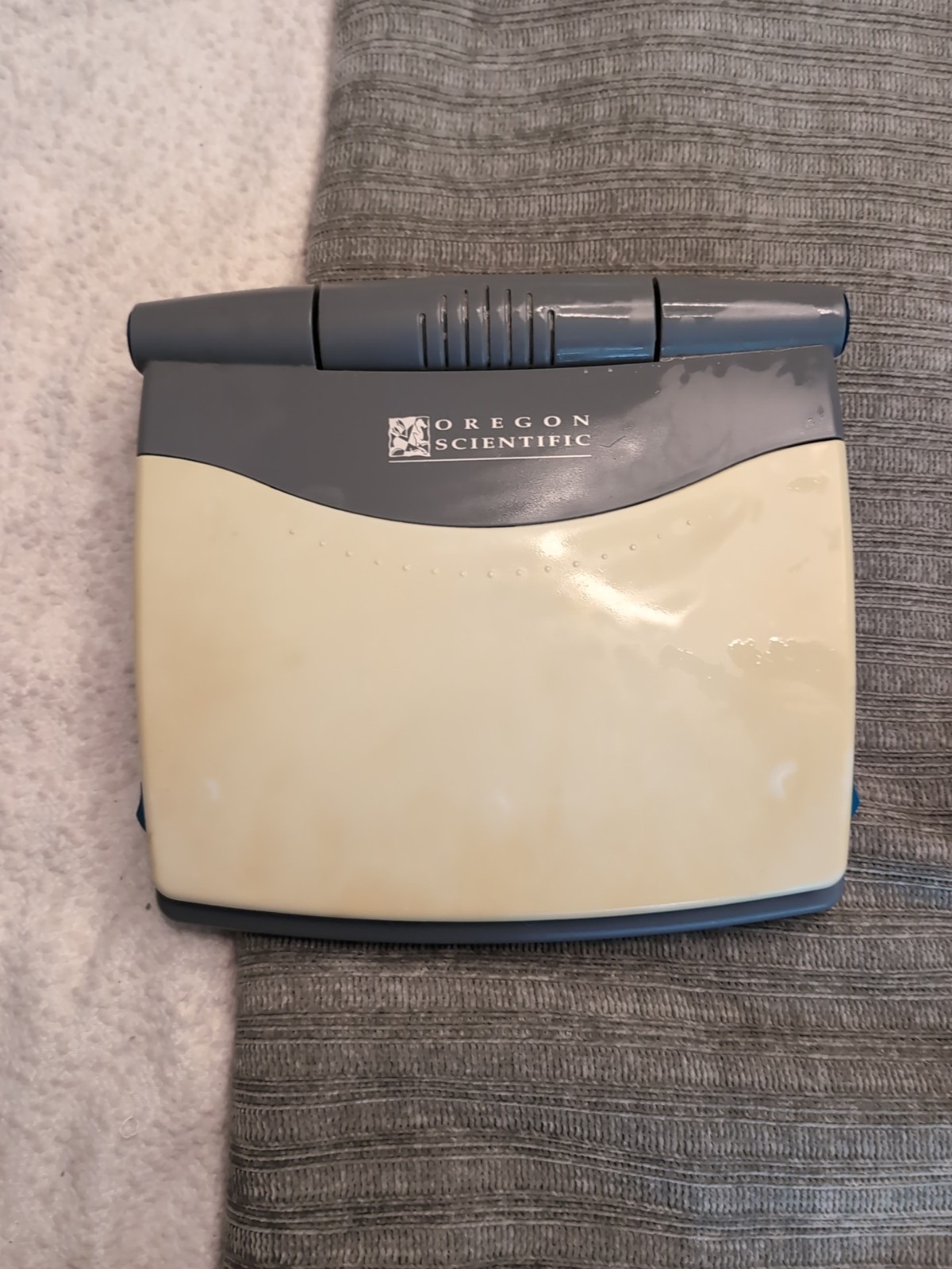 Oregon Scientific Vintage Accelerator Cyber Station Talking Lap Top 10″ x 9 x 2″