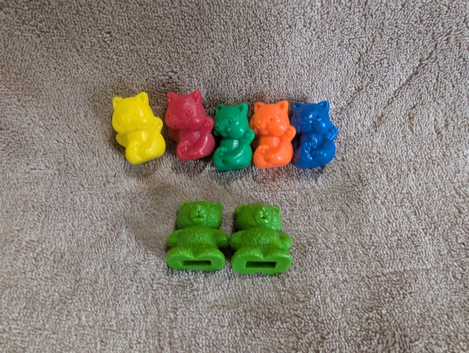 73 Colored Cat Figures Blue Red Yellow Green Orange Counting Toys (3 Bear)
