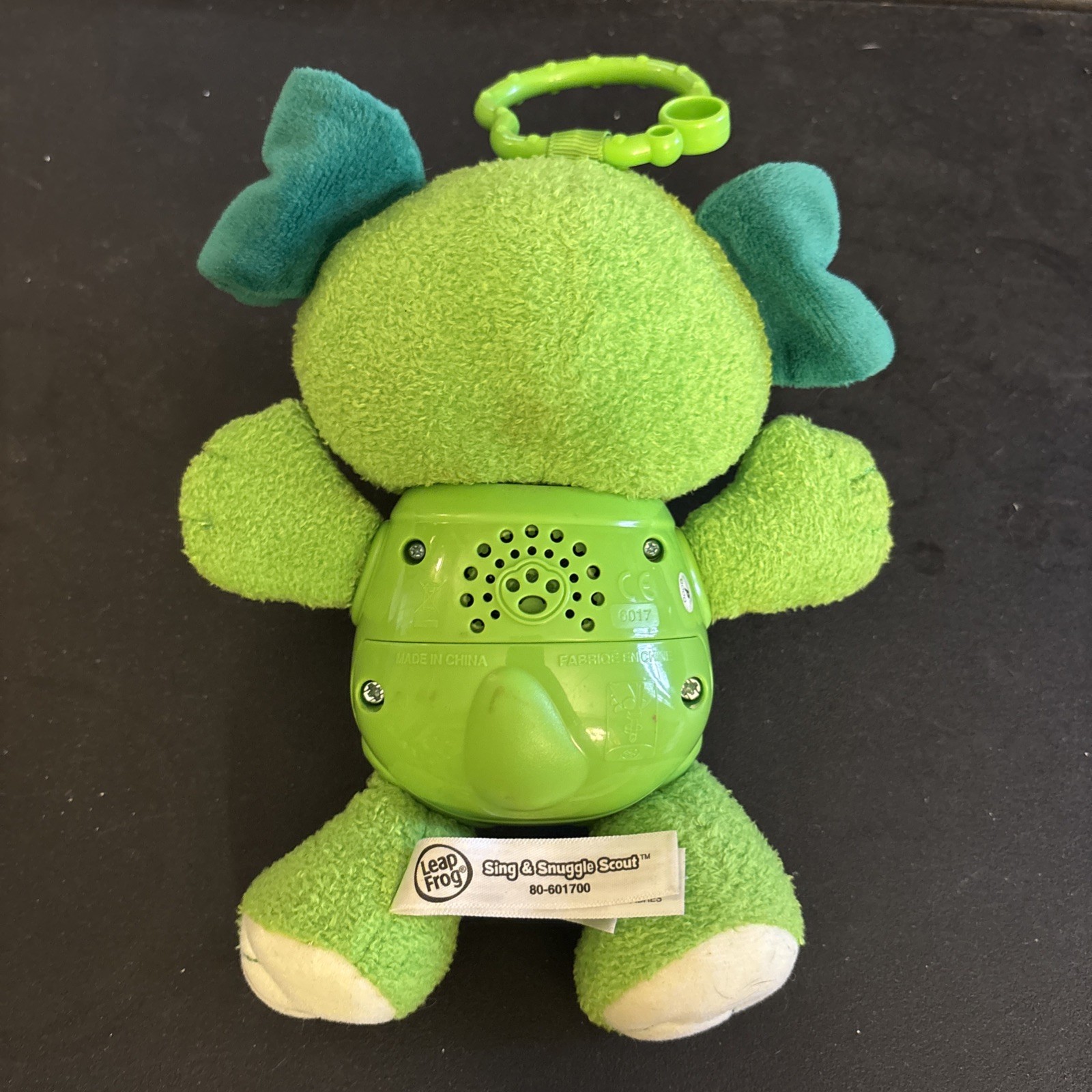LeapFrog Sing & Snuggle Scout 7″ Interactive Toy