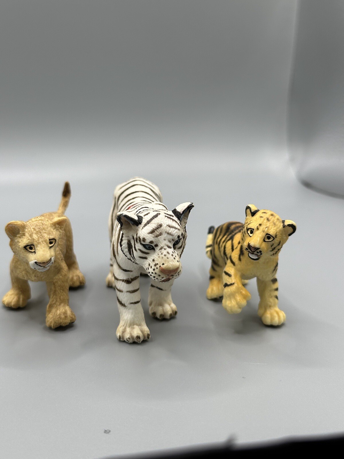 Retired Schleich White Tiger Big Cat And Safari Ltd Lion and Tiger Cub Figures 3
