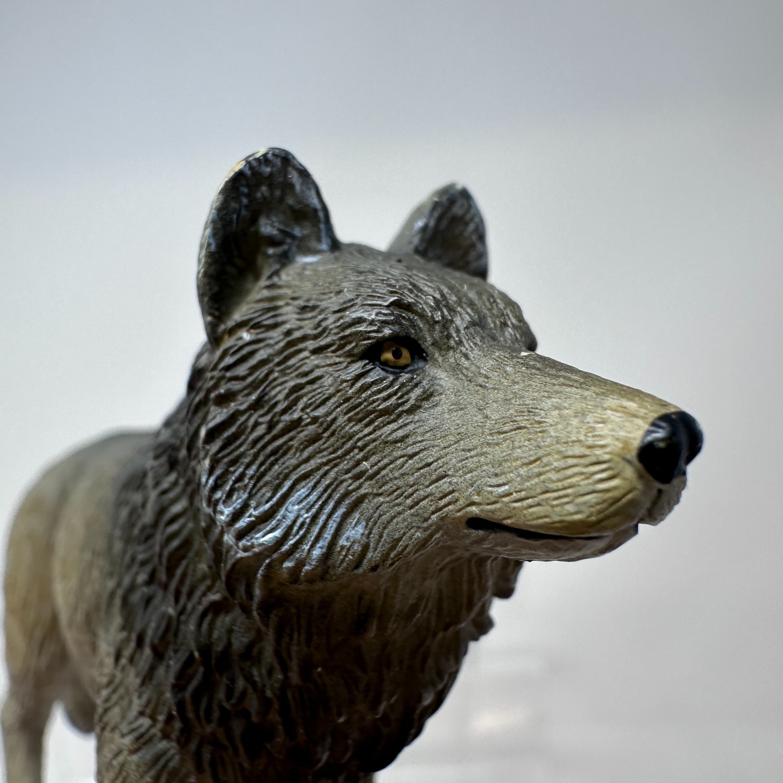 Mojo Timber Wolf Figure Gray Wildlife Jungle Zoo Wild Dog Animal 3.5″ 2010