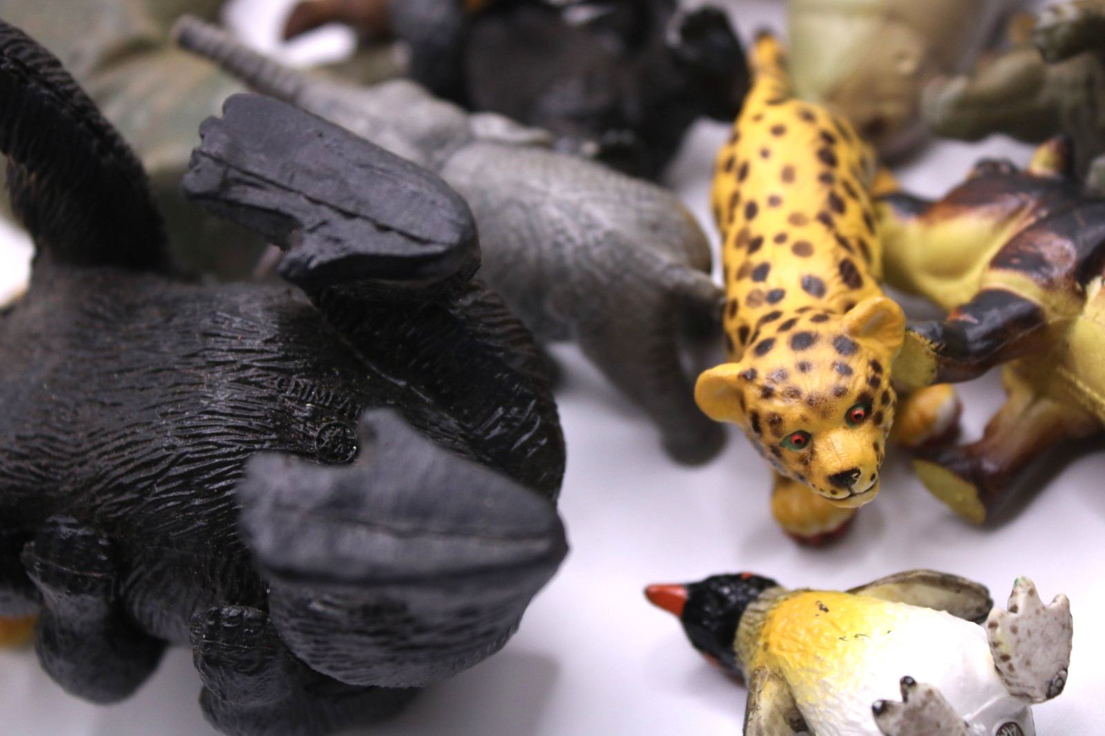 Lot Of 17 Collectible Vtg Toy Animal Figurines Brand AAA Zoo Safari Hard PVC
