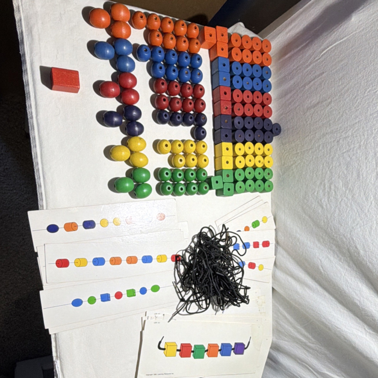 Wooden Colored Beads Educational Toy with Pattern Cards for Kids Vintage 1985