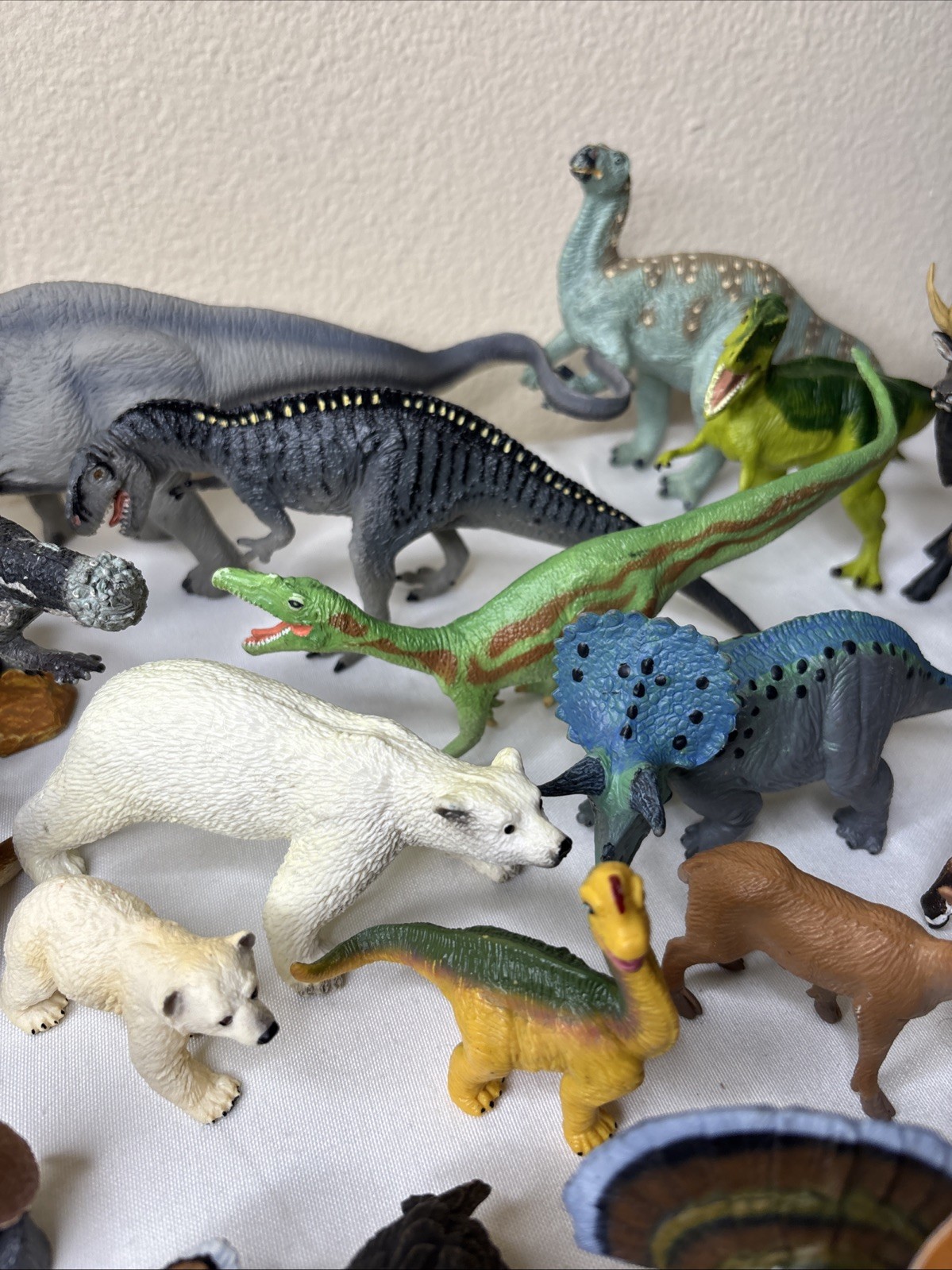 Lot of 88 Safari Ltd Schleich Dinosaur Forest Jungle Wildlife Collectible Models
