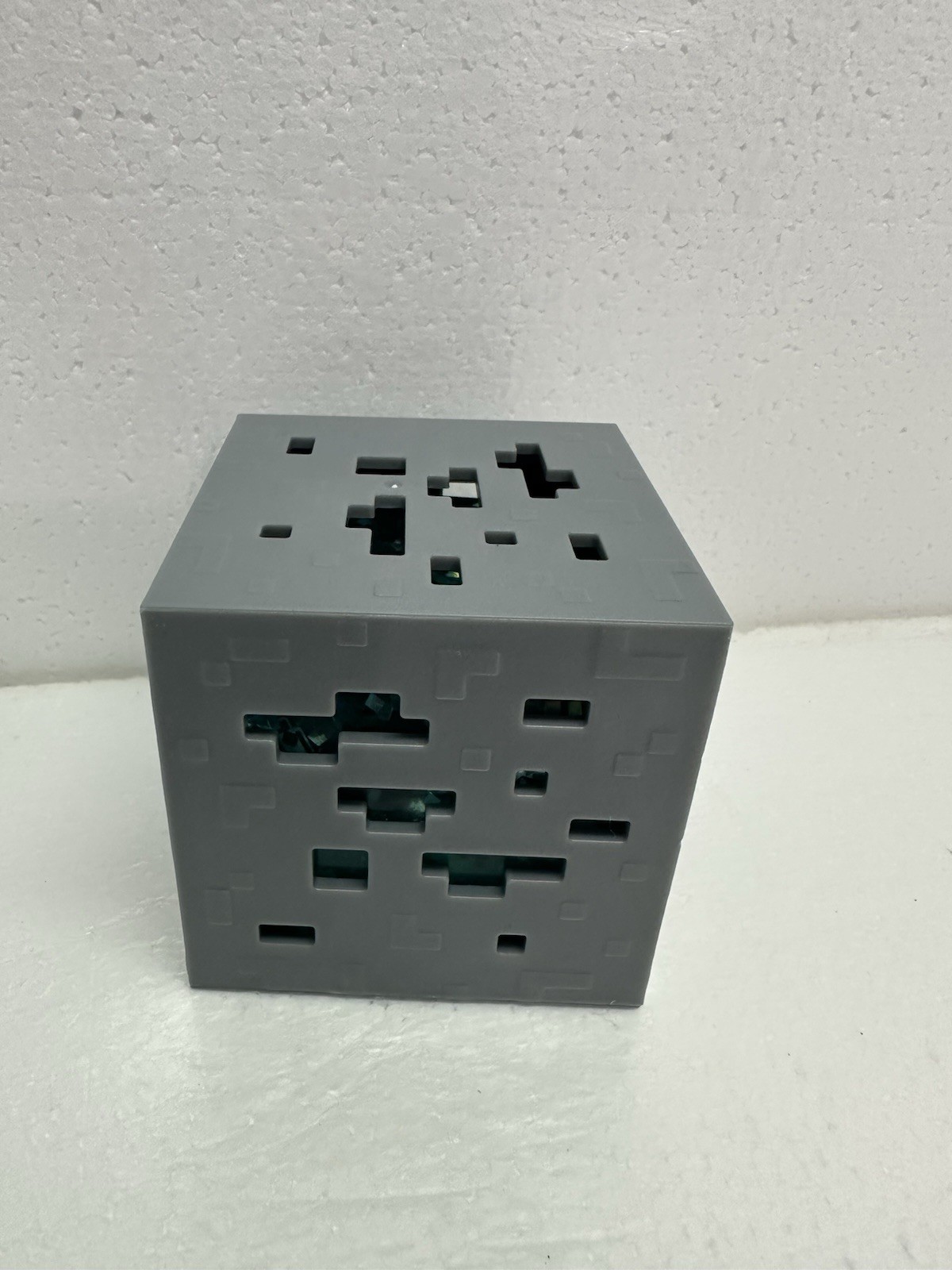 Minecraft Jelly Cube- Chase 1/48 W/GOLD Pickaxe – Viral Solid Squish NEW -TEAL