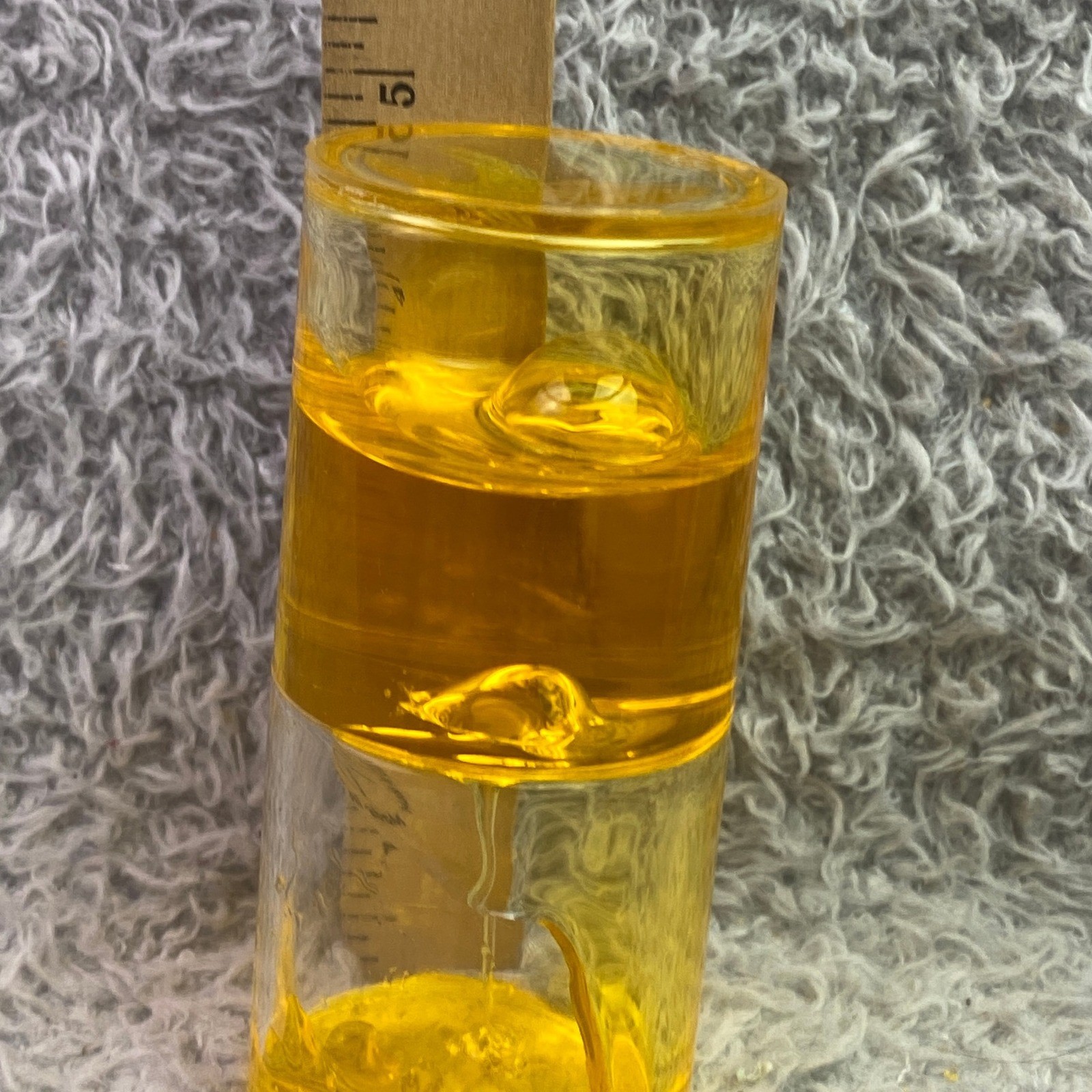 Ooze Tube TG7002 Yellow Liquid Motion Hourglass Desk Toy Stress Relief Sensory