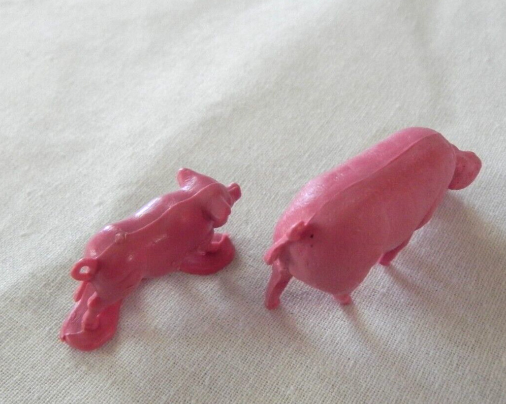 Set 4 Pink Plastic pigs toy farm animals Hog piglets unknown vintage Hong Kong