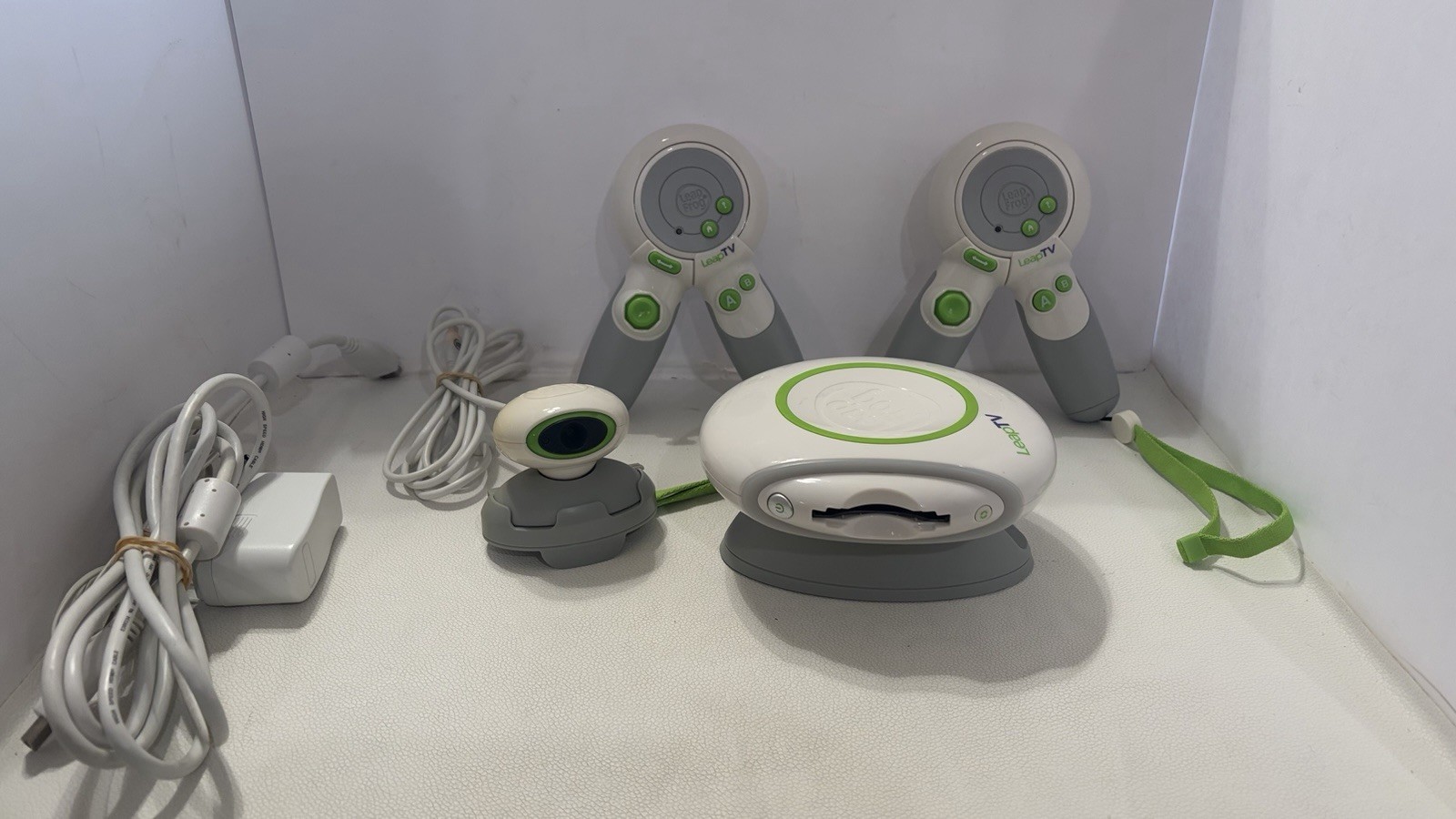 LeapFrog LeapTV Console System 2 Controllers Camera HDMI Tested Works