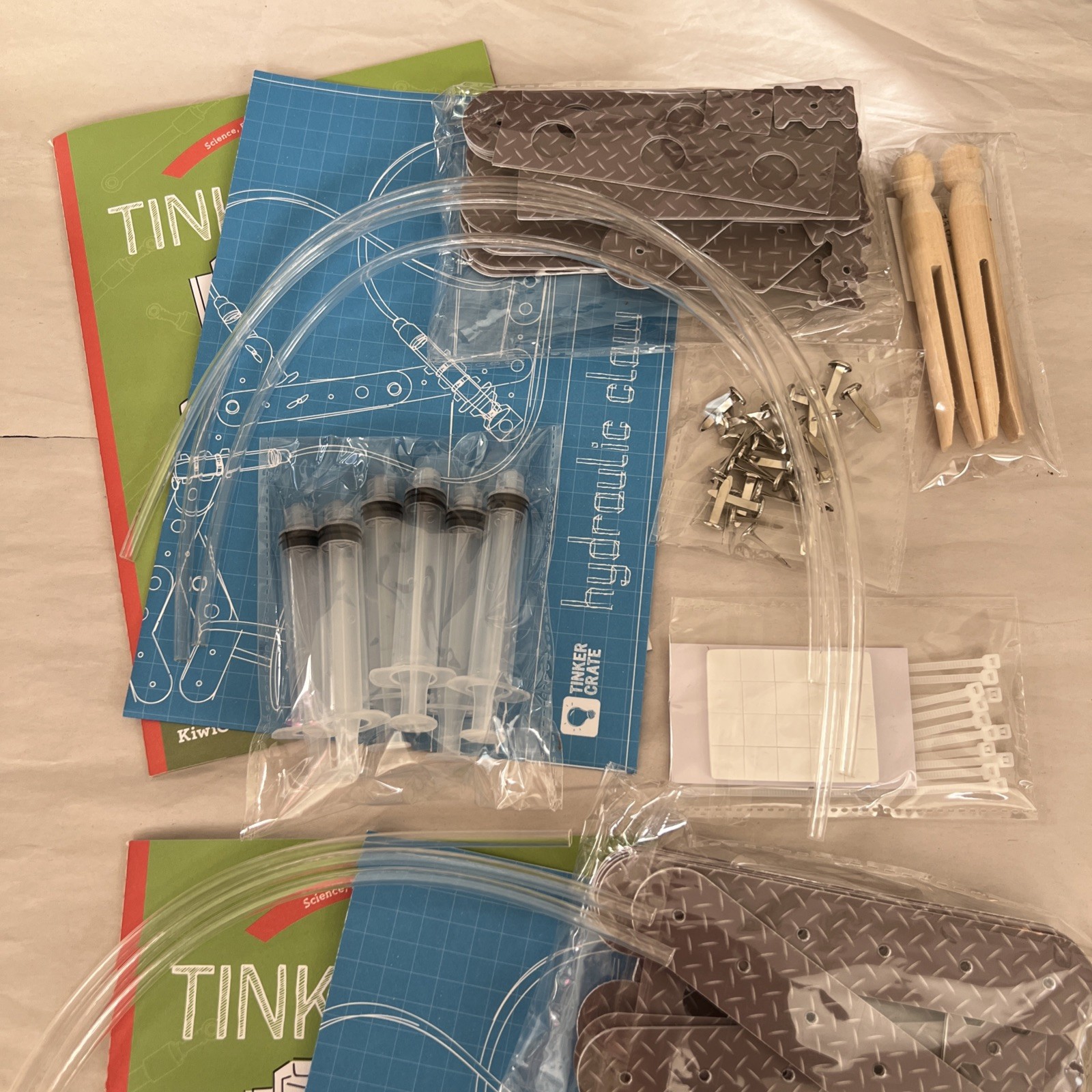Lot of 2 Kiwi Co Tinker Crates Hydraulic Claw and Paper Circuit Home School STEM