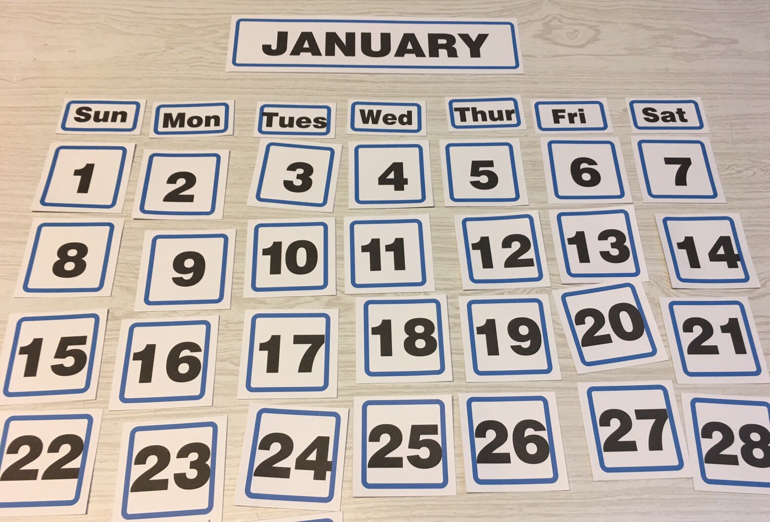 Blue Border January – 31 Laminated Calendar Squares + Blank Cards