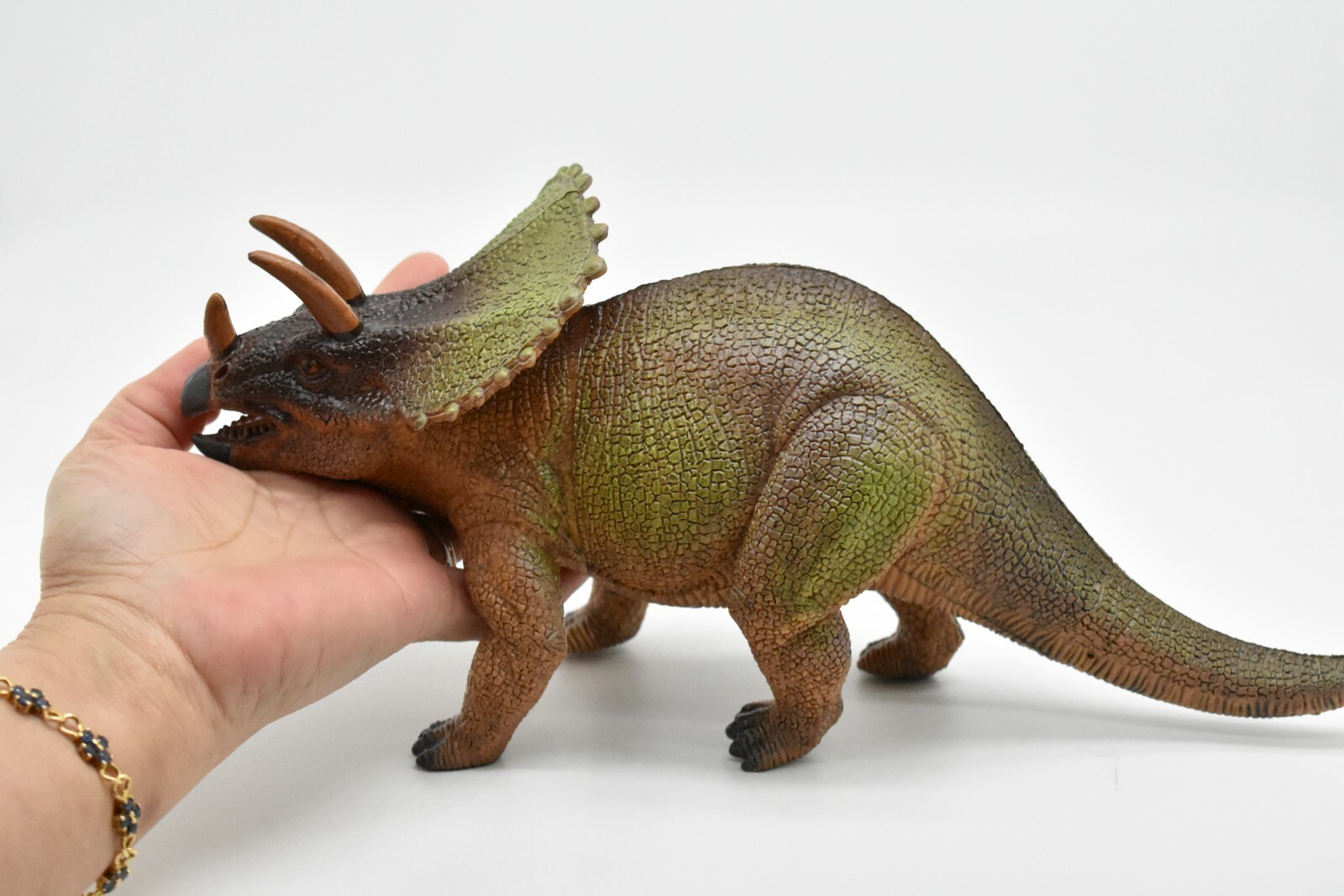 Triceratops Toy, Dinosaur Model, Realistic Plastic Replica, 14″ CWG157 BB33