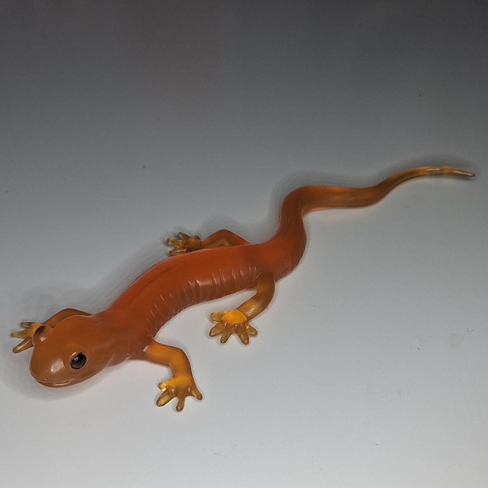 VTG 2005 Safari Ltd Orange Salamander (Translucent) Figure Red Salamander