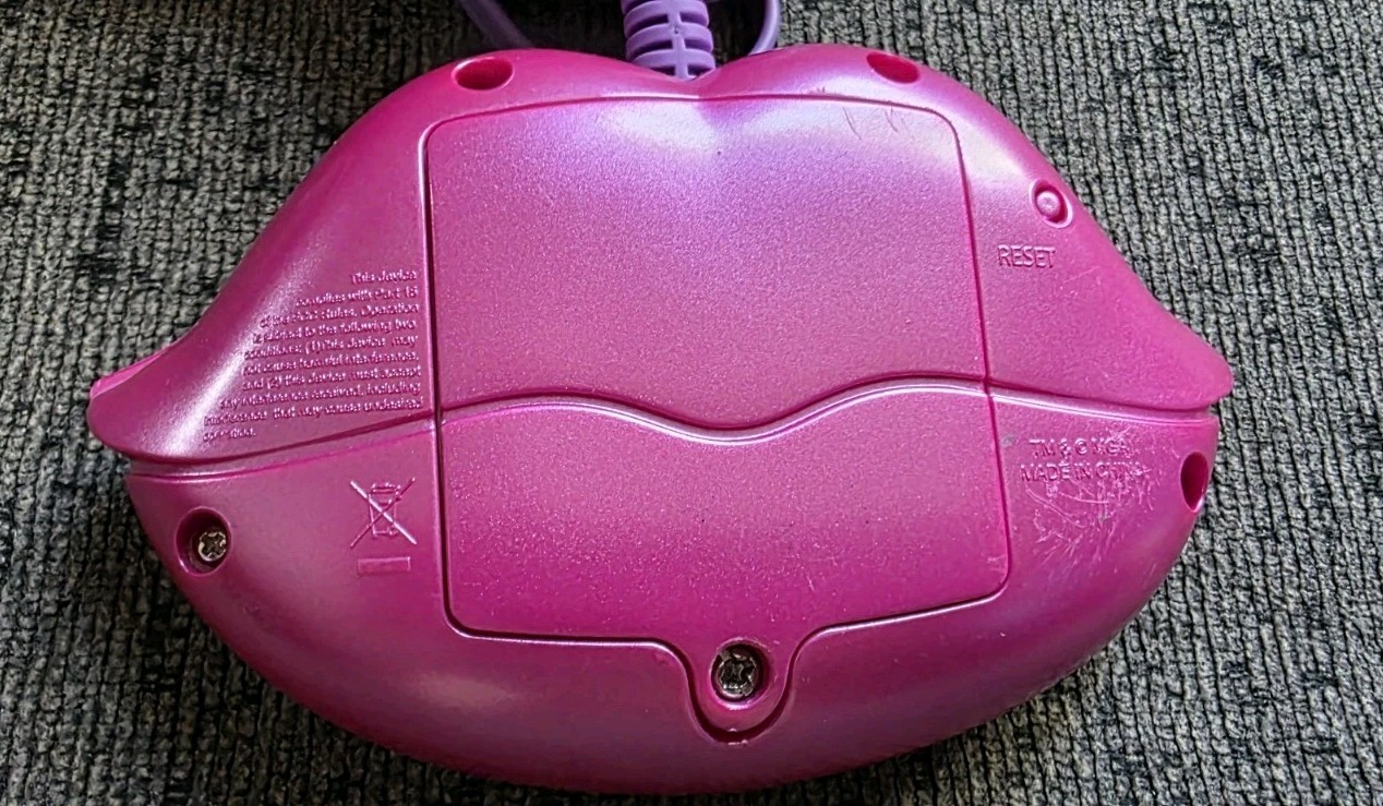 Bratz MGA Adventures In Learning Plug And Play Game Heart Shaped Tv Game