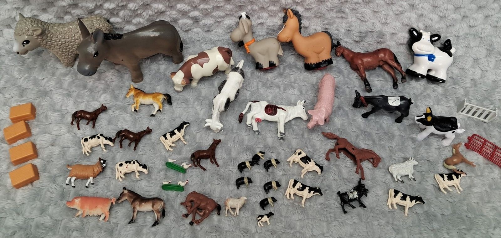 Mixed Lot Plastic Farm Toy Animals ERTL & More Horses Cows Fence Pig Cattle