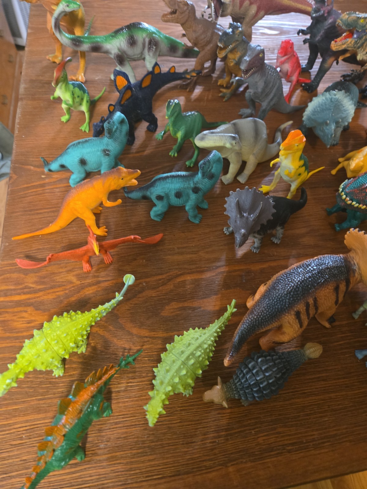 47pcs – Large Lot Rubber Plastic DINOSAURS Toys Vintage 1985 – 2020 (HO)