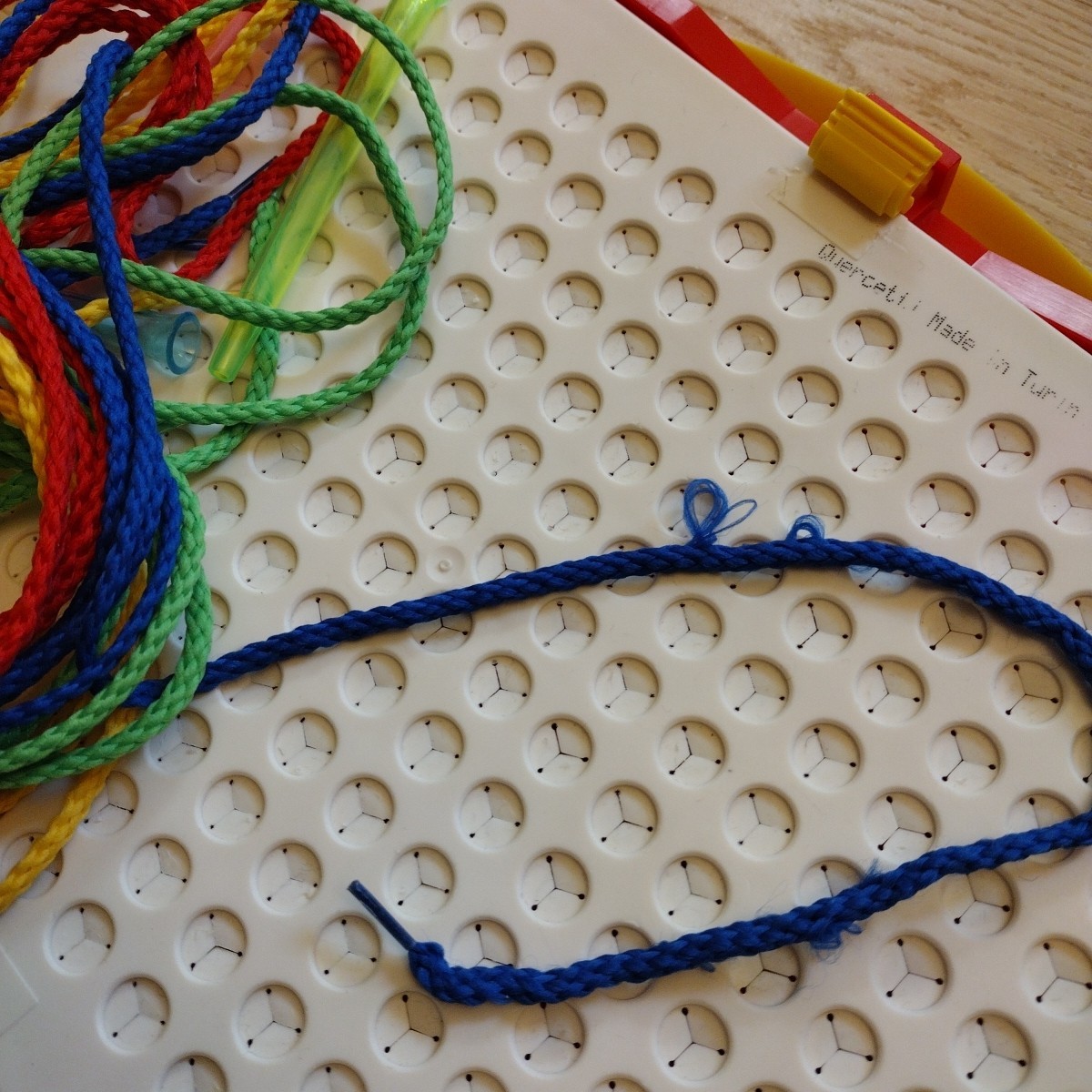 Quercetti Filo String Lacing Art Project Toy Game Made in Italy 2017 Complete