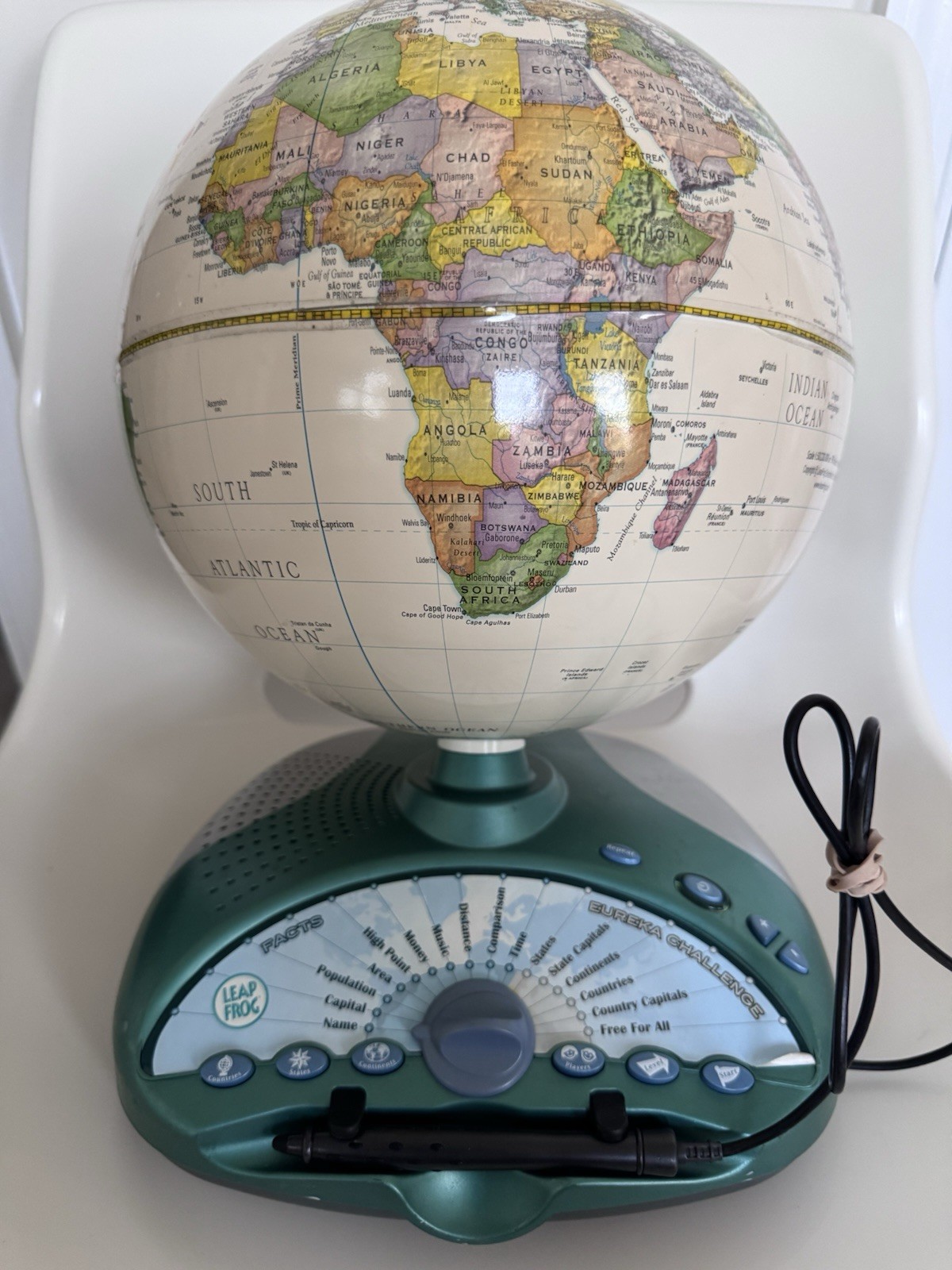 Leap Frog Interactive Talking Smart Globe Eureka Challenge Geography Game Works