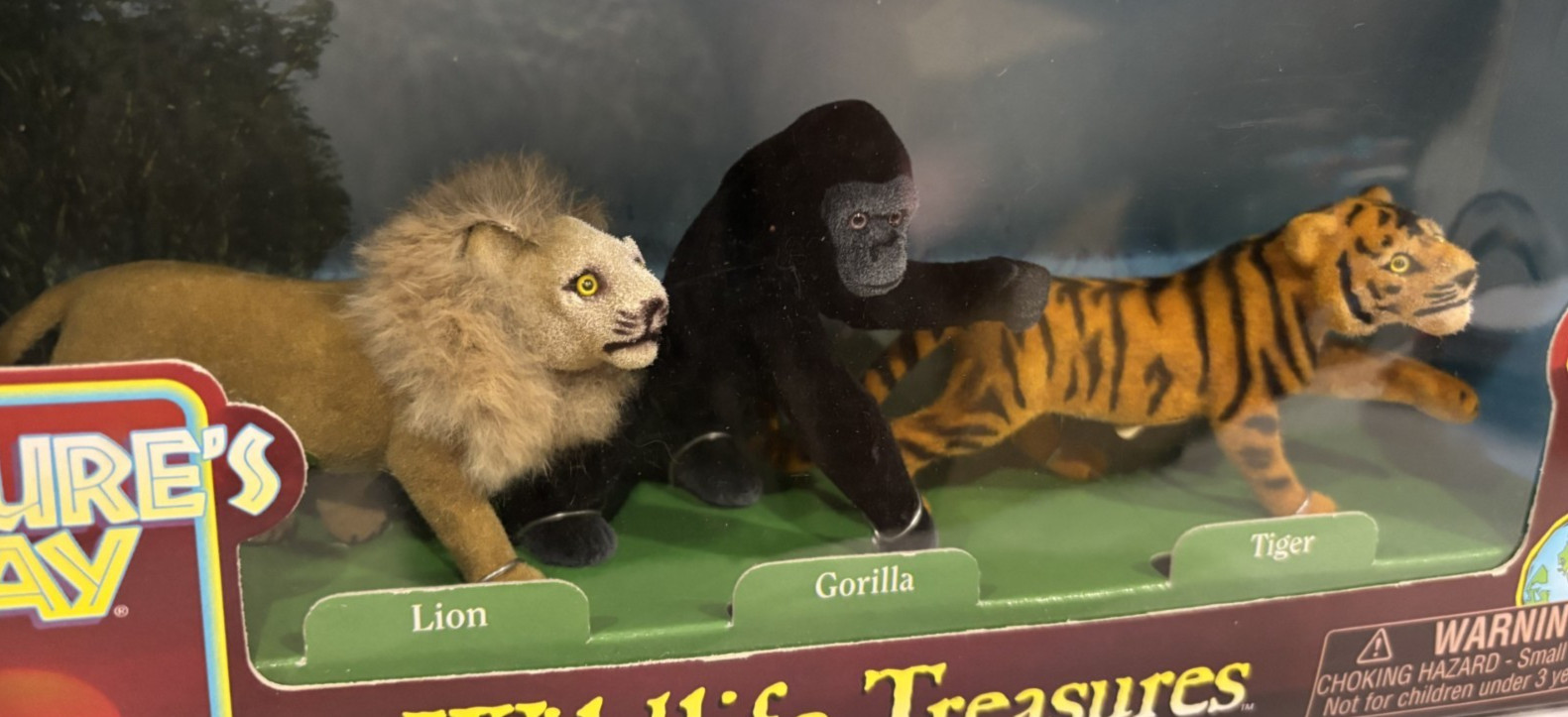 VTG 90’s Nature’s Way “WILDLIFE TREASURES” 9 Piece Animal Playset Totsy #57050