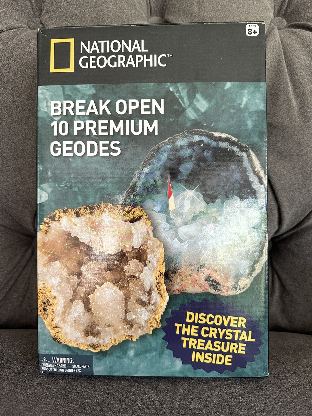 National Geographic Break Open 10 Premium Geodes – Includes Goggles,
