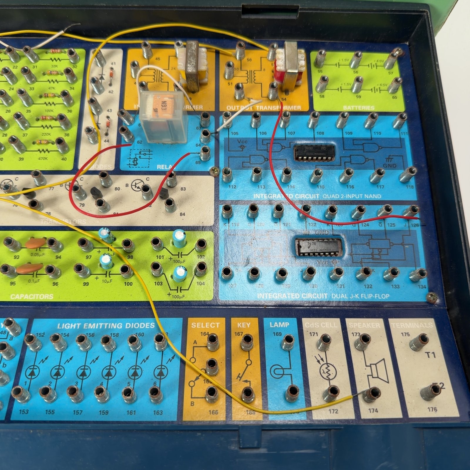 Science Fair 200 in One Electronic Project Lab Kit Vintage Educational Toy