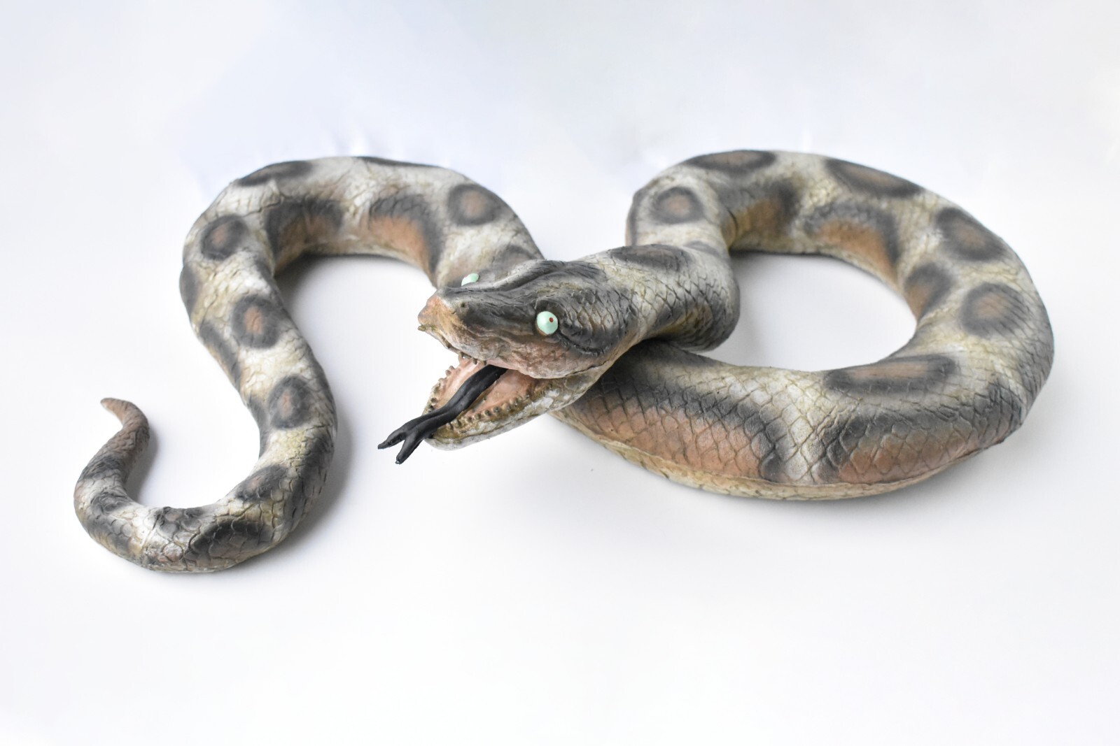 Realistic Giant Anaconda Snake foam-filled latex rubber snake 87″ F3405BB65