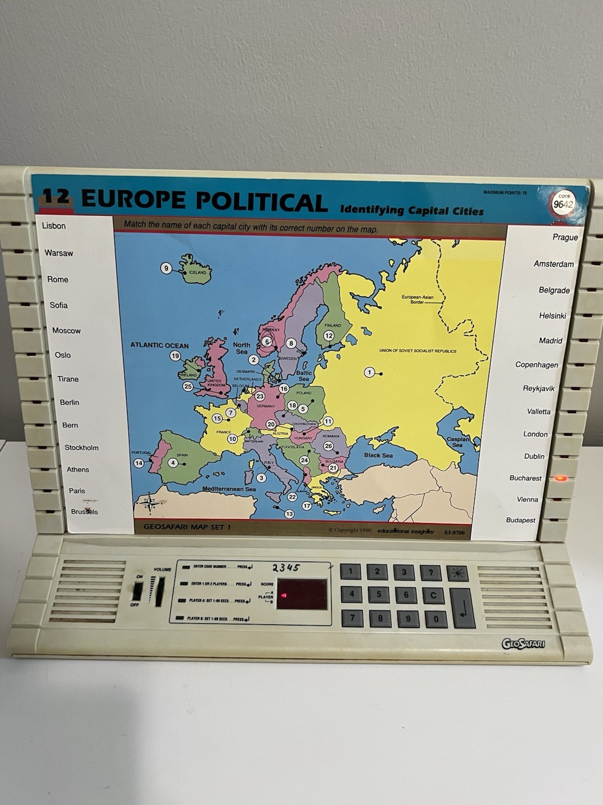 GeoSafari EI-8700 Electronic Learning Game – Working – 31 Cards Included